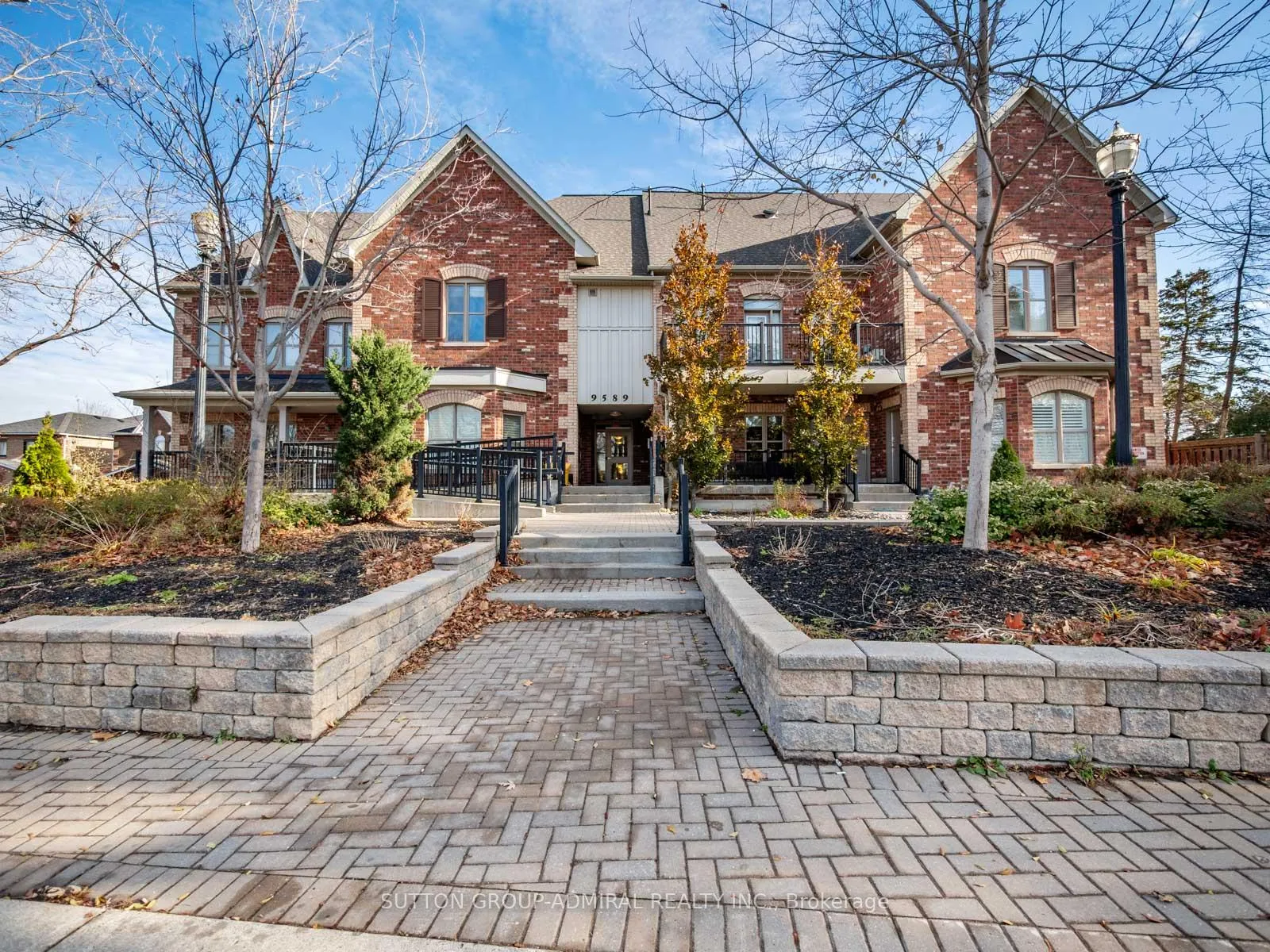 Front of Unit 206, 9589 Keele Street