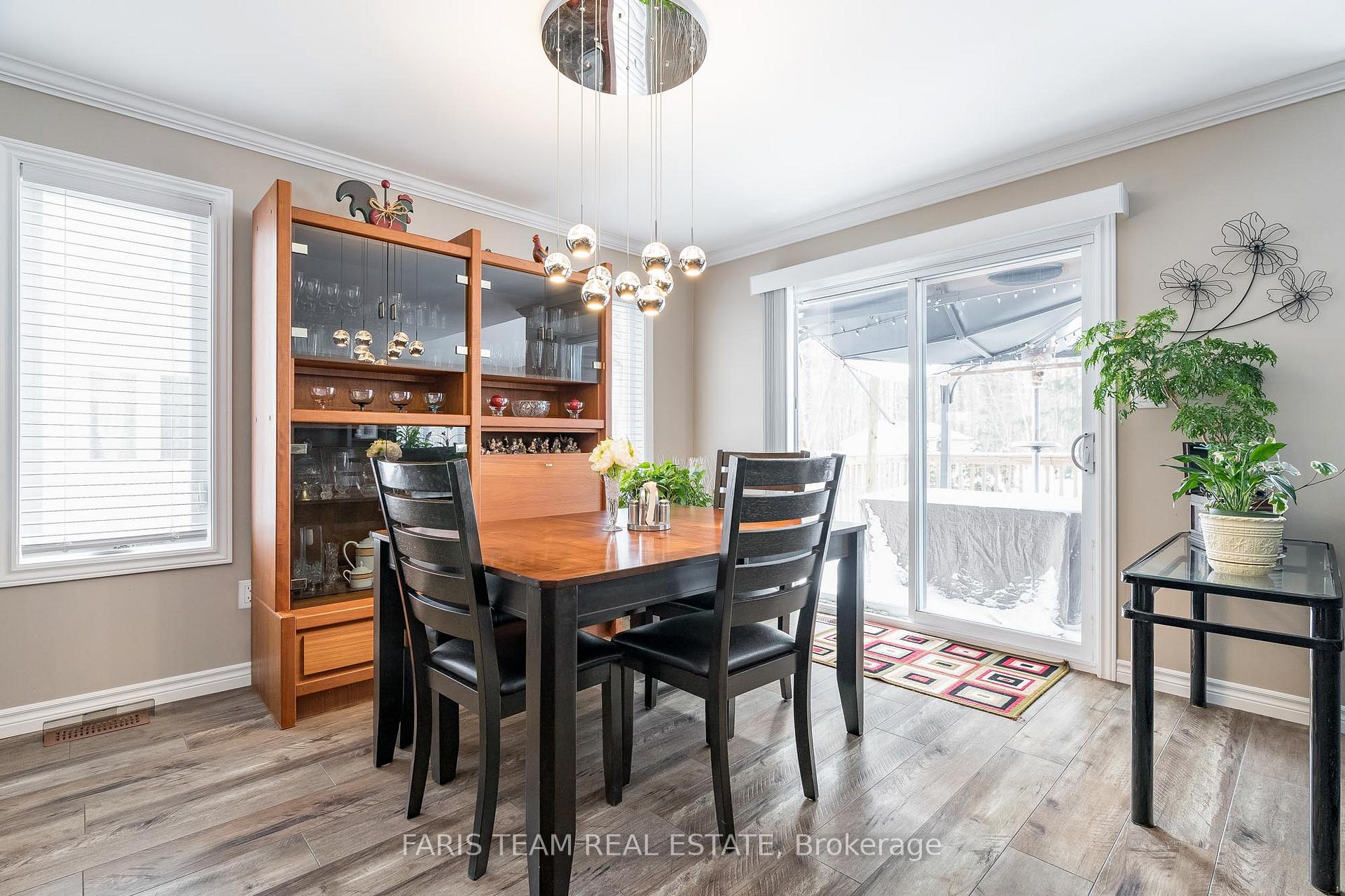 Photo 5 of 145 Pineridge Gate, Gravenhurst, Muskoka (S) — HOMEH