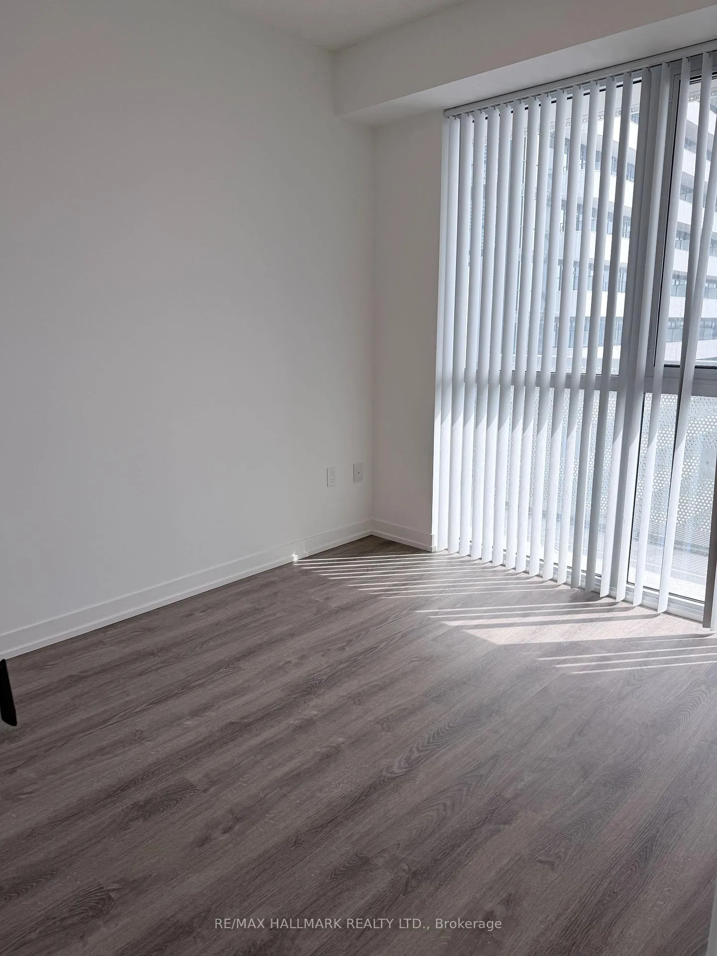 Photo 4 of Unit 1010, 8 Interchange Way S, Vaughan, Vaughan Corporate Centre — HOMEH