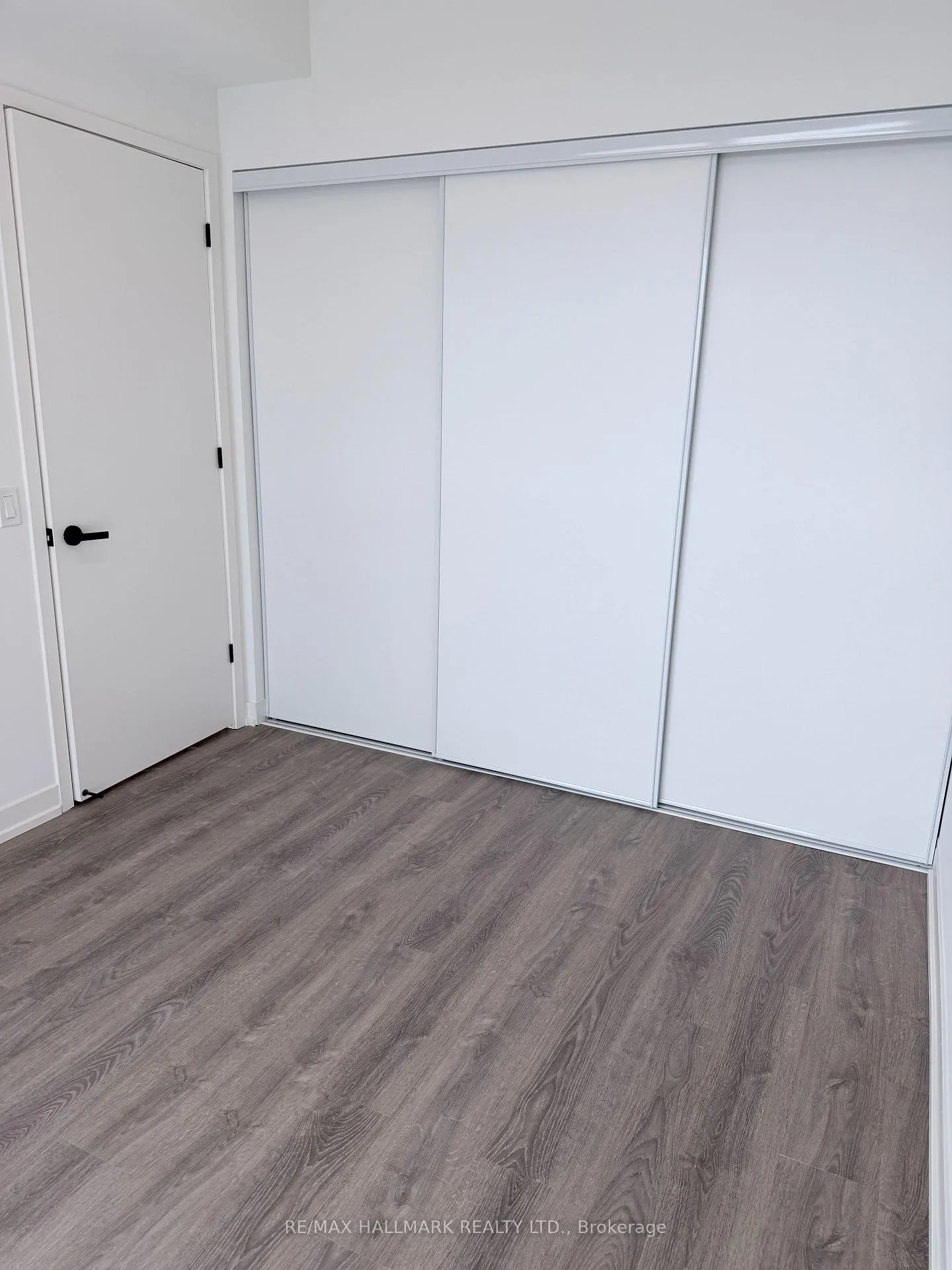 Photo 6 of Unit 1010, 8 Interchange Way S, Vaughan, Vaughan Corporate Centre — HOMEH