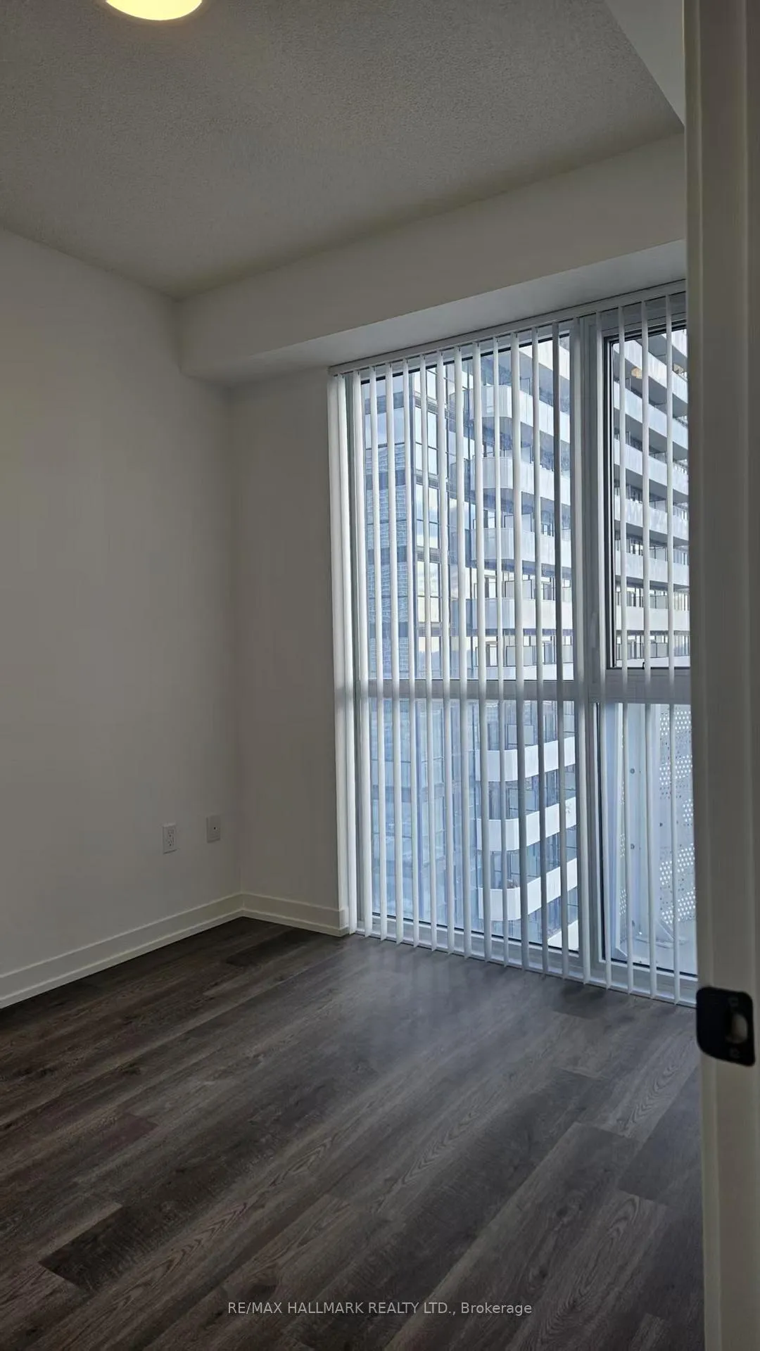 Photo 10 of Unit 1010, 8 Interchange Way S, Vaughan, Vaughan Corporate Centre — HOMEH