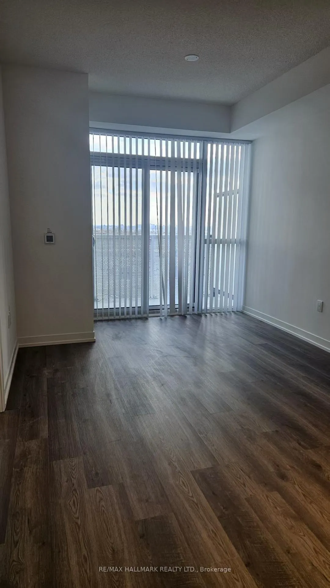 Photo 11 of Unit 1010, 8 Interchange Way S, Vaughan, Vaughan Corporate Centre — HOMEH