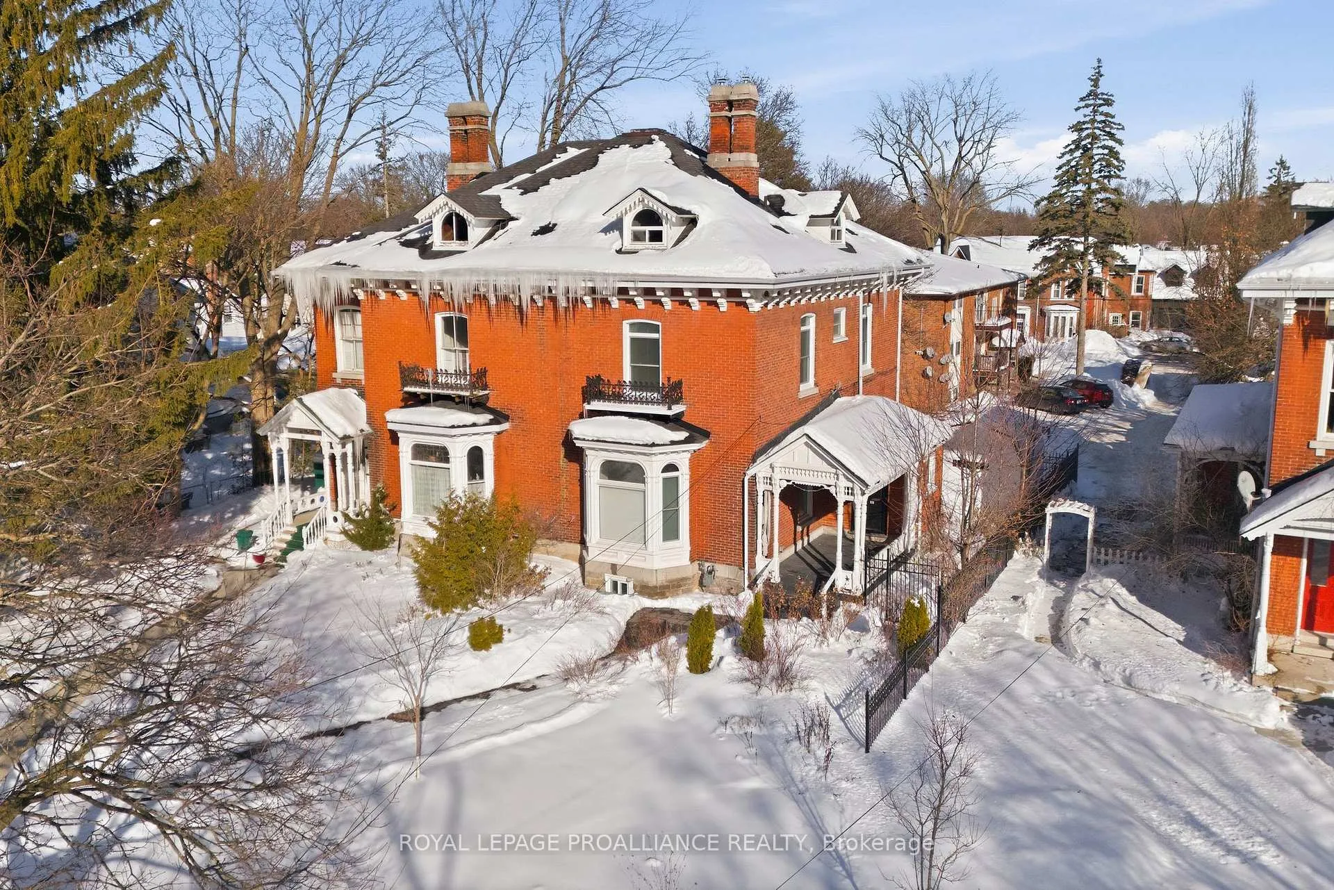 Front of 219 Charles Street