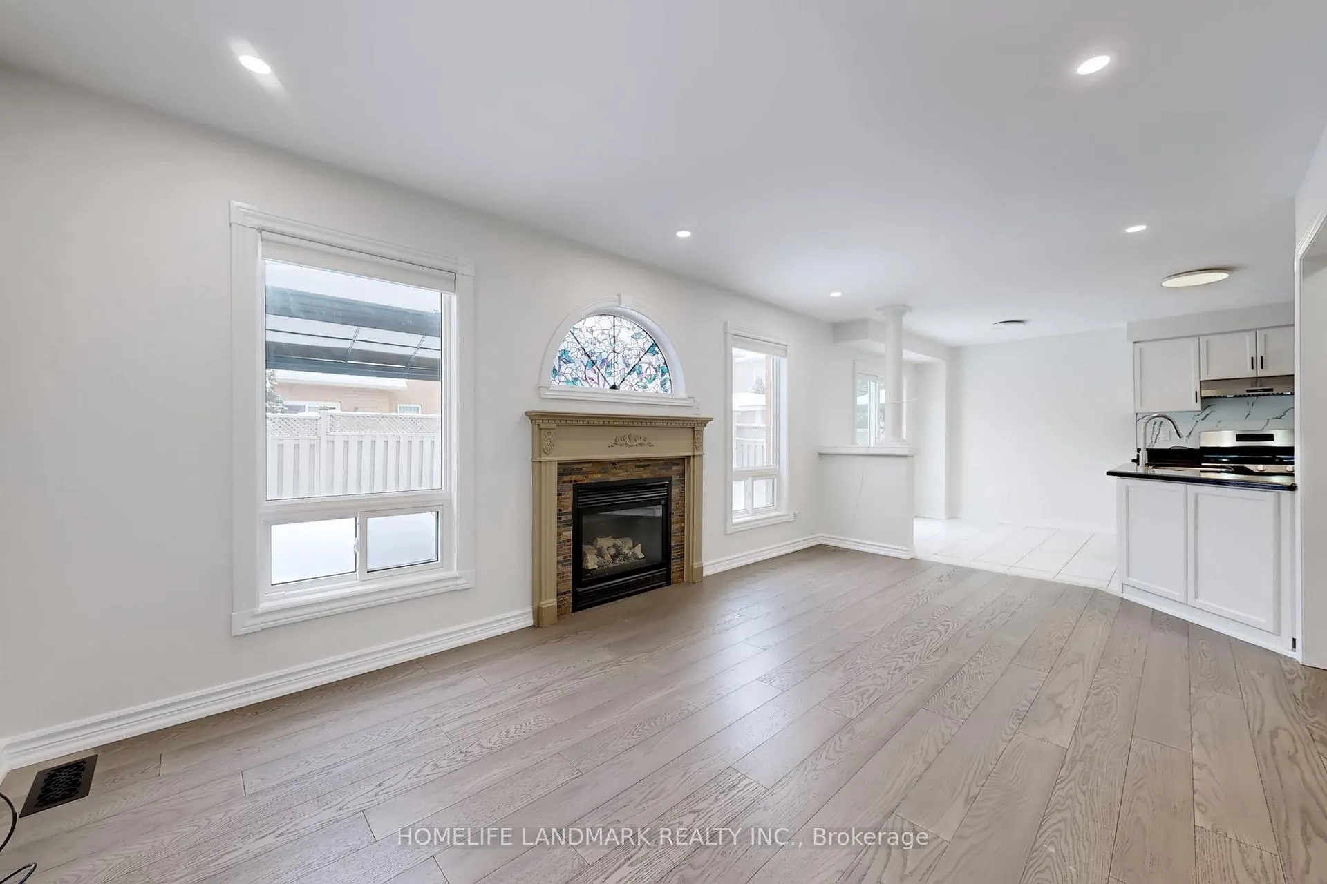 Photo 4 of 186 Tierra Avenue, Vaughan, Vellore Village — HOMEH