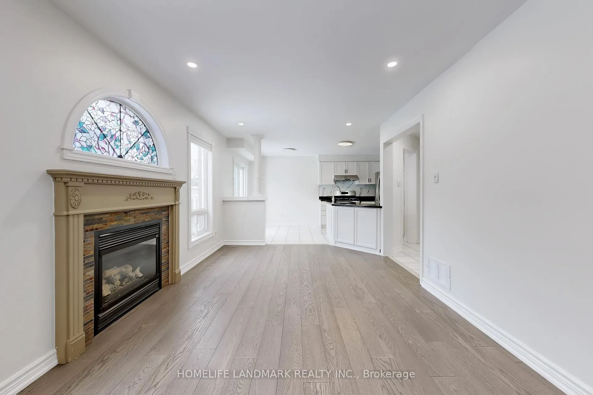 Photo 5 of 186 Tierra Avenue, Vaughan, Vellore Village — HOMEH