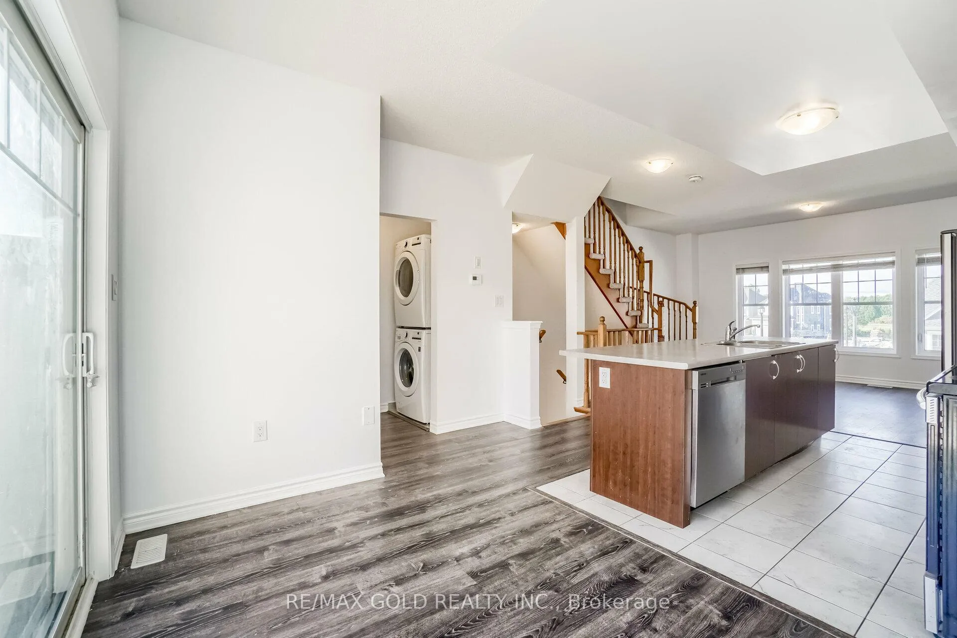 Photo 7 of 152 Village Gate Drive, Wasaga Beach — HOMEH