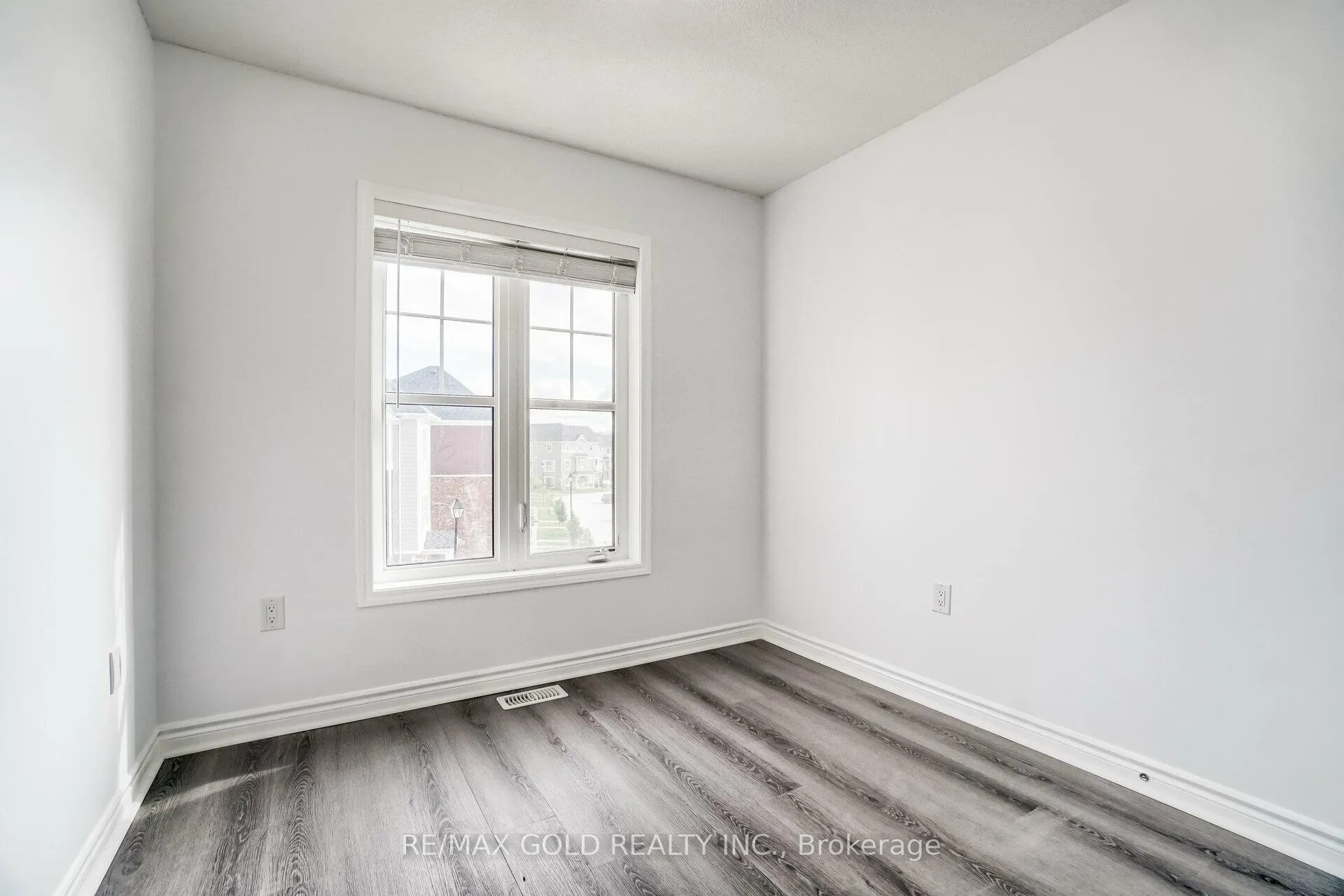 Photo 14 of 152 Village Gate Drive, Wasaga Beach — HOMEH