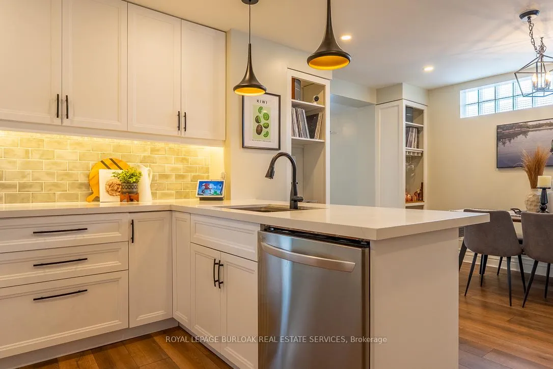 Photo 17 of 115 Prince George Avenue, Hamilton, Centremount — HOMEH
