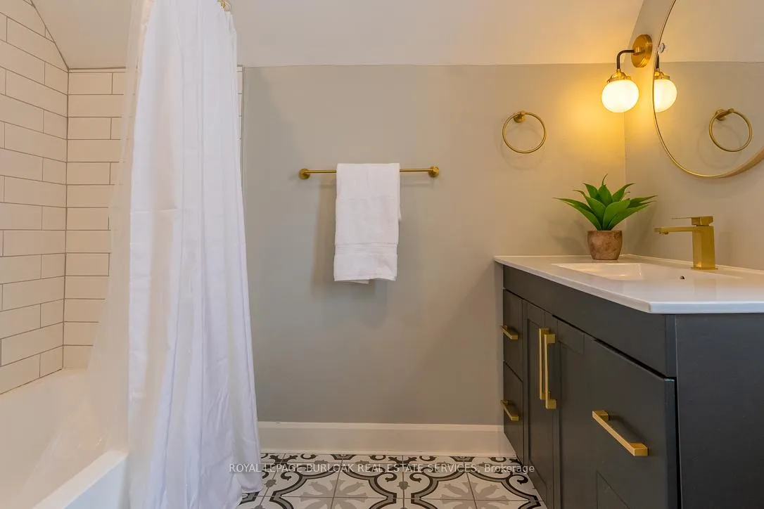 Photo 38 of 115 Prince George Avenue, Hamilton, Centremount — HOMEH