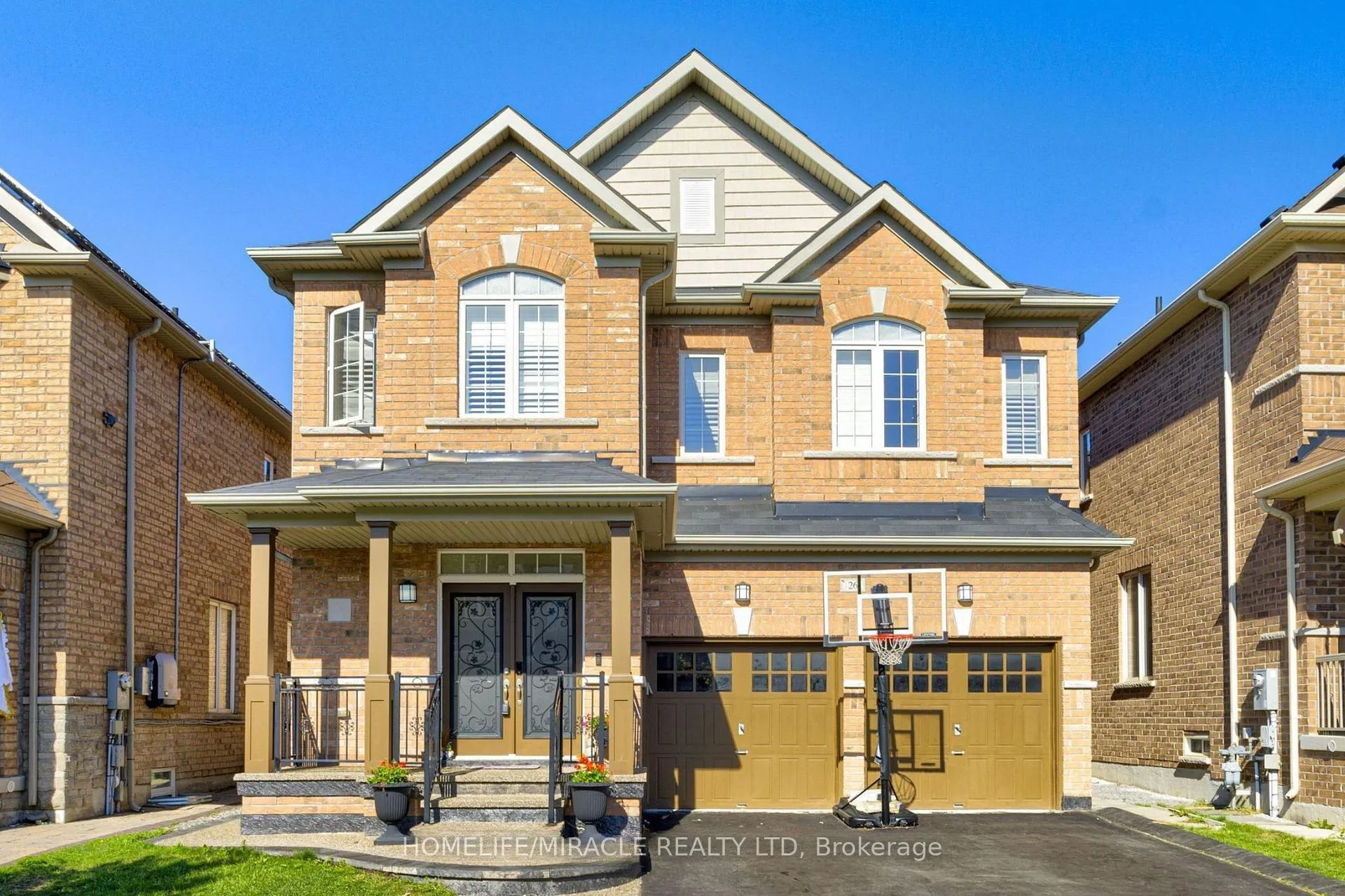 Front of 26 Fitzgibson Street