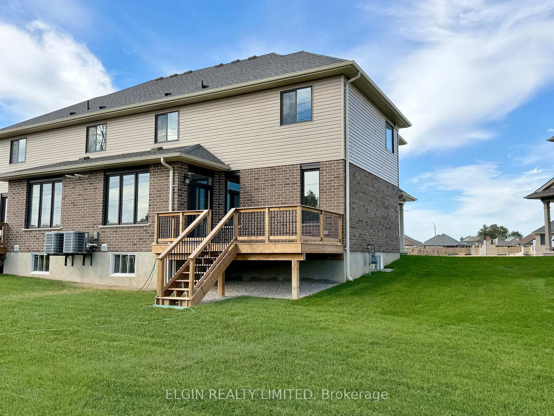 Photo 3 of 10 Horizon Court, Central Elgin, Rural Central Elgin — HOMEH