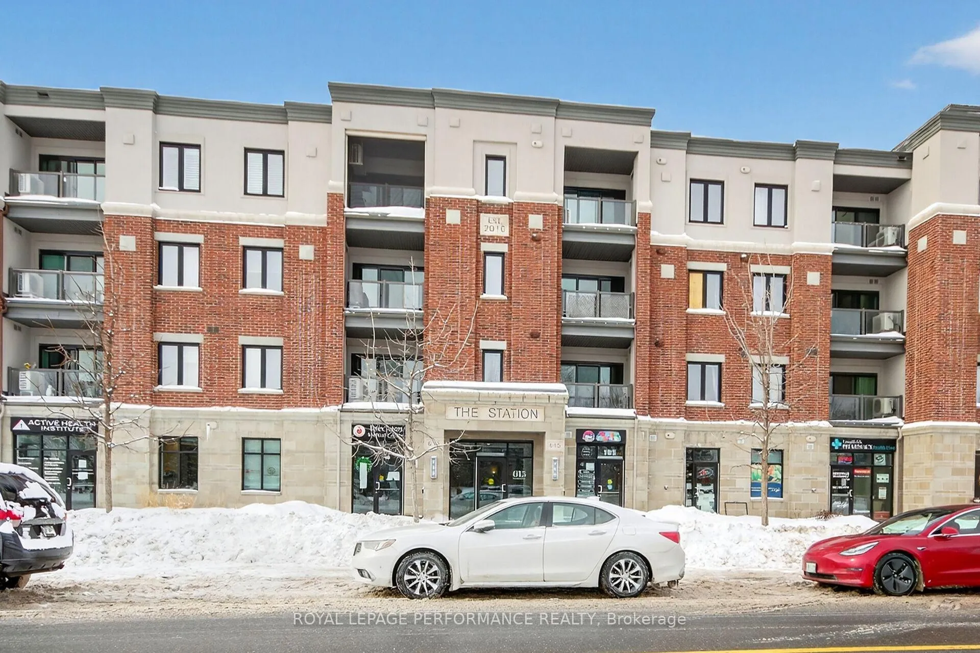 Front of Unit 408, 615 Longfields Drive