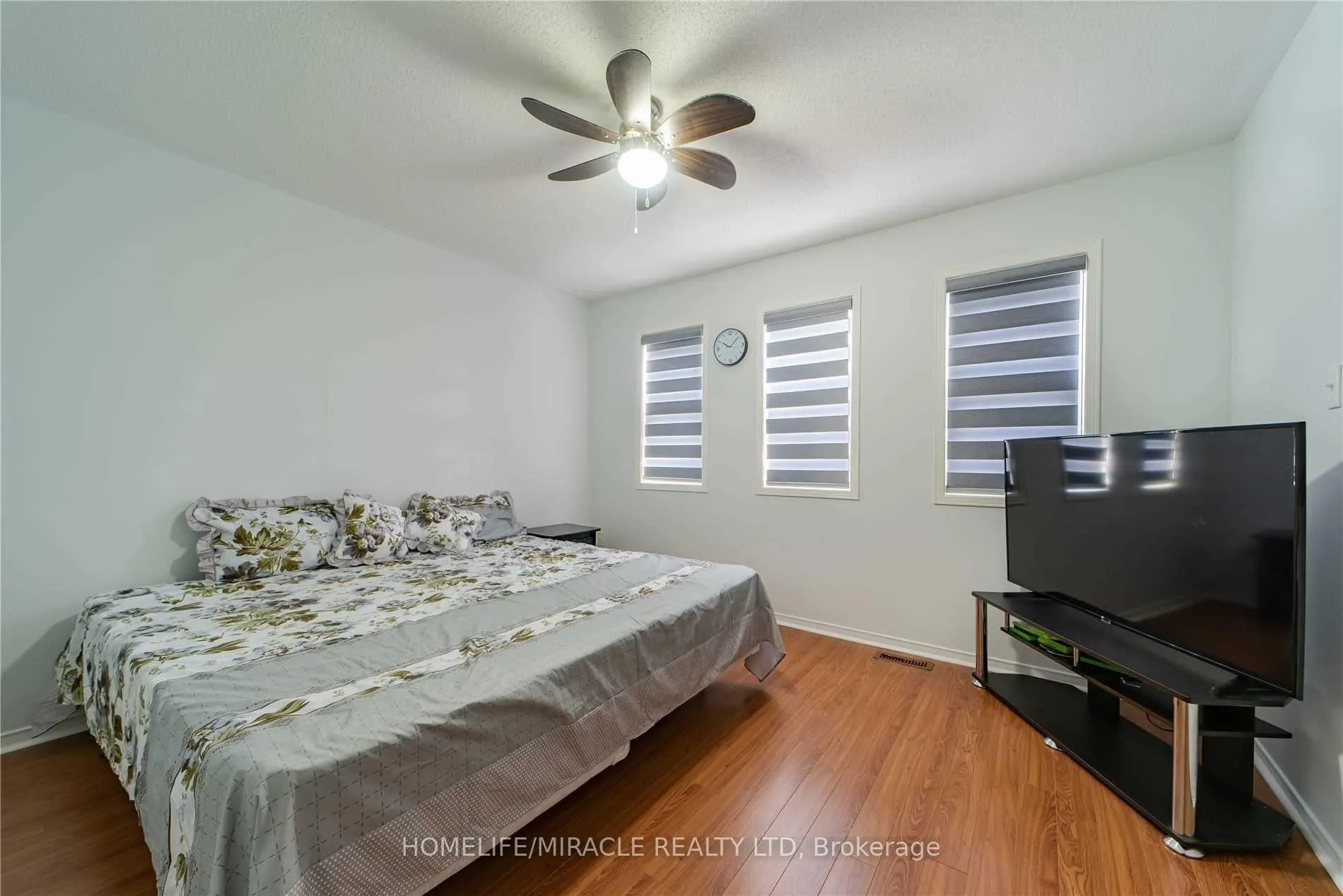Photo 6 of 60 Brentcliff Drive, Brampton, Fletcher's Meadow — HOMEH