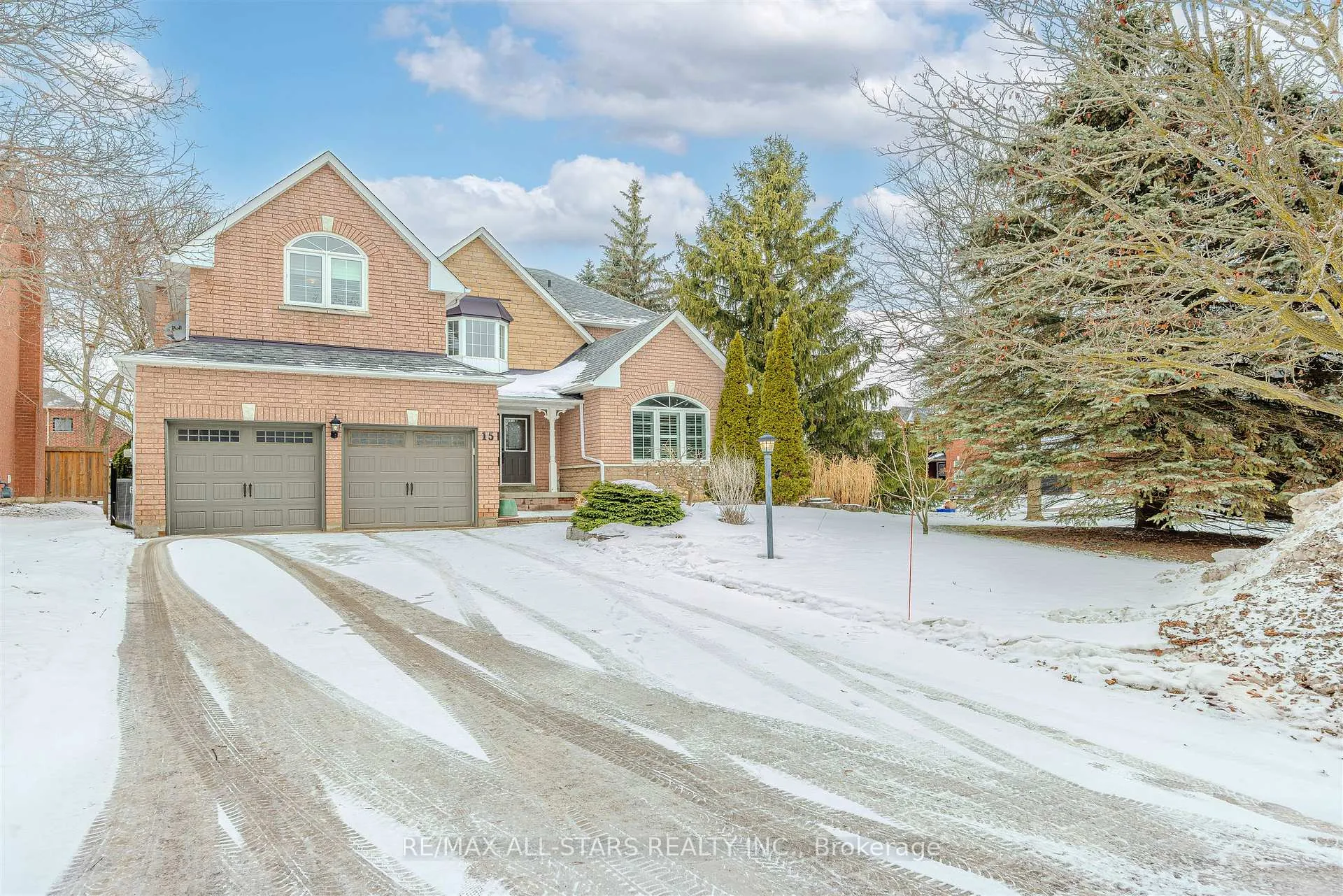 Photo 1 of 15 Glenn Gould Crescent, Uxbridge — HOMEH