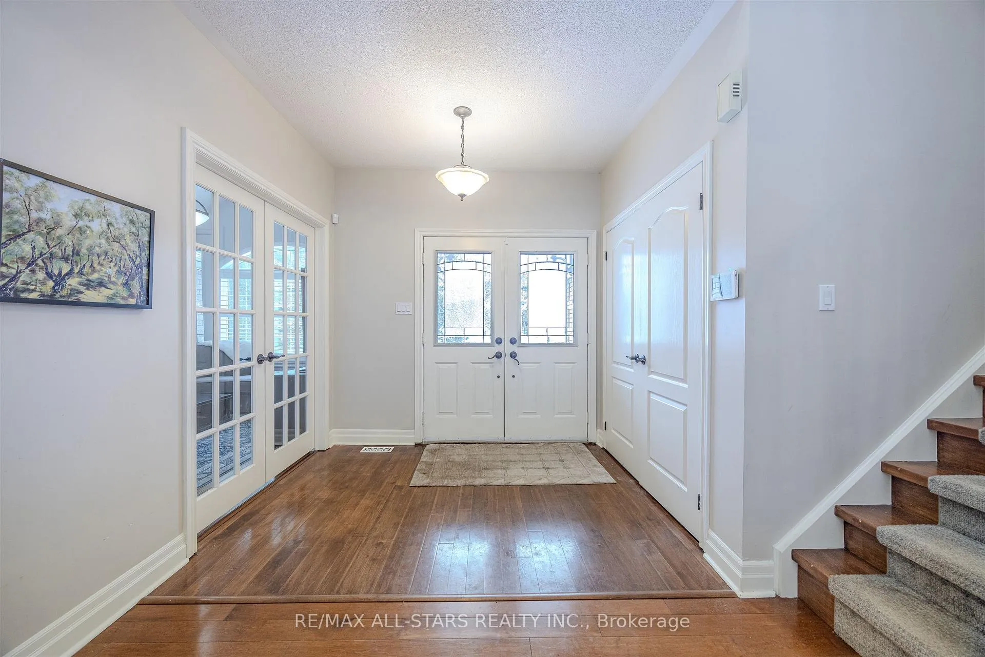 Photo 2 of 15 Glenn Gould Crescent, Uxbridge — HOMEH