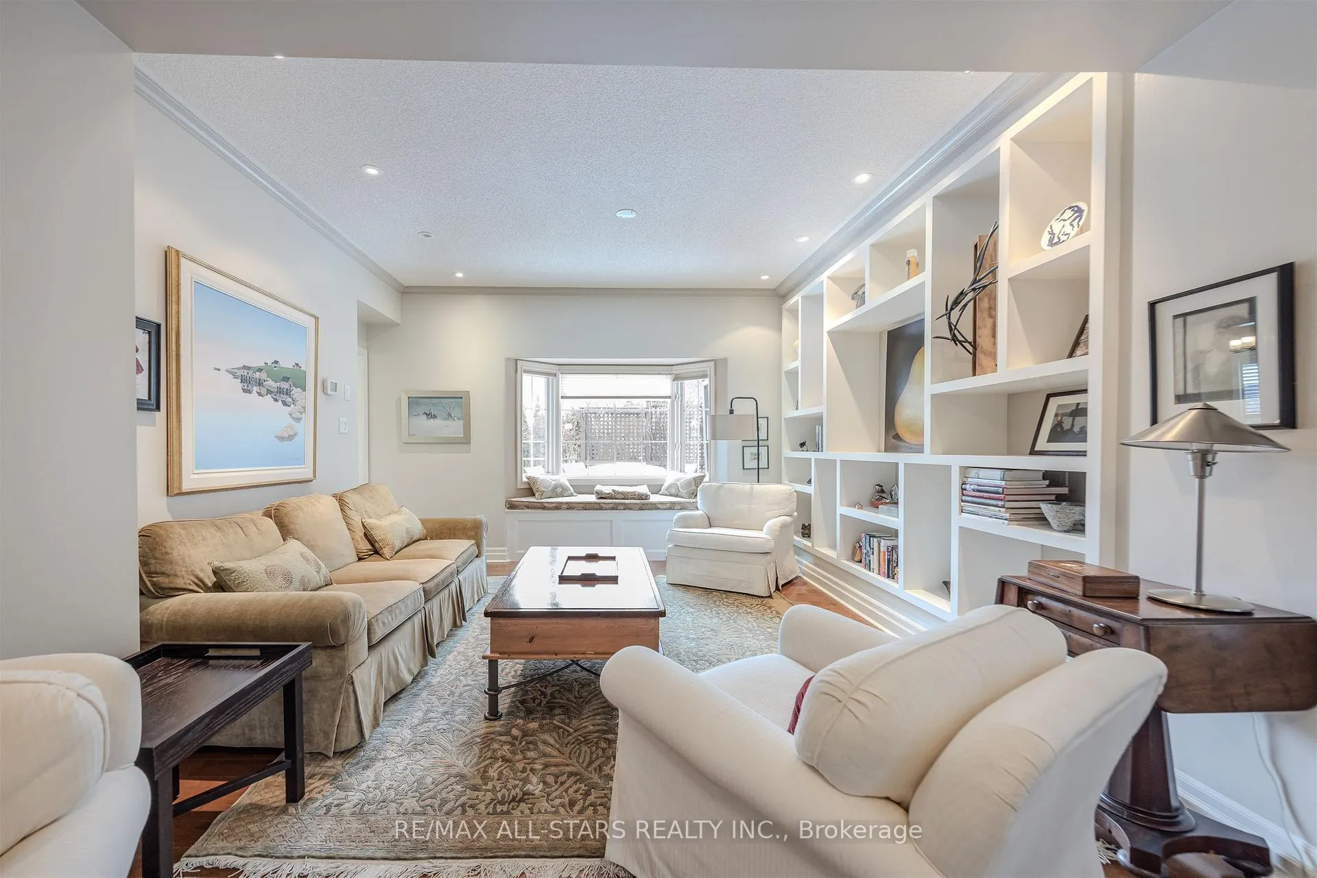 Photo 9 of 15 Glenn Gould Crescent, Uxbridge — HOMEH