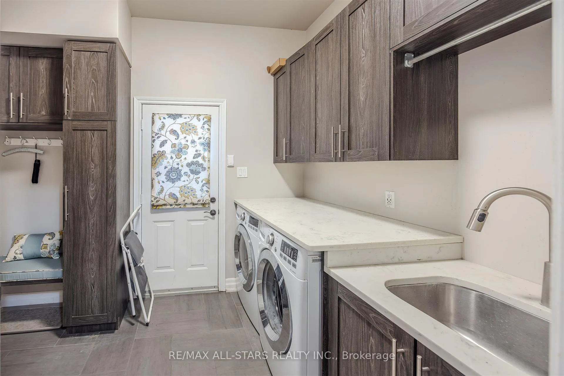 Photo 18 of 15 Glenn Gould Crescent, Uxbridge — HOMEH