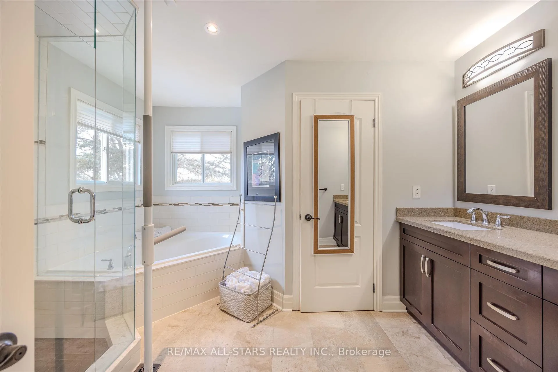 Photo 25 of 15 Glenn Gould Crescent, Uxbridge — HOMEH