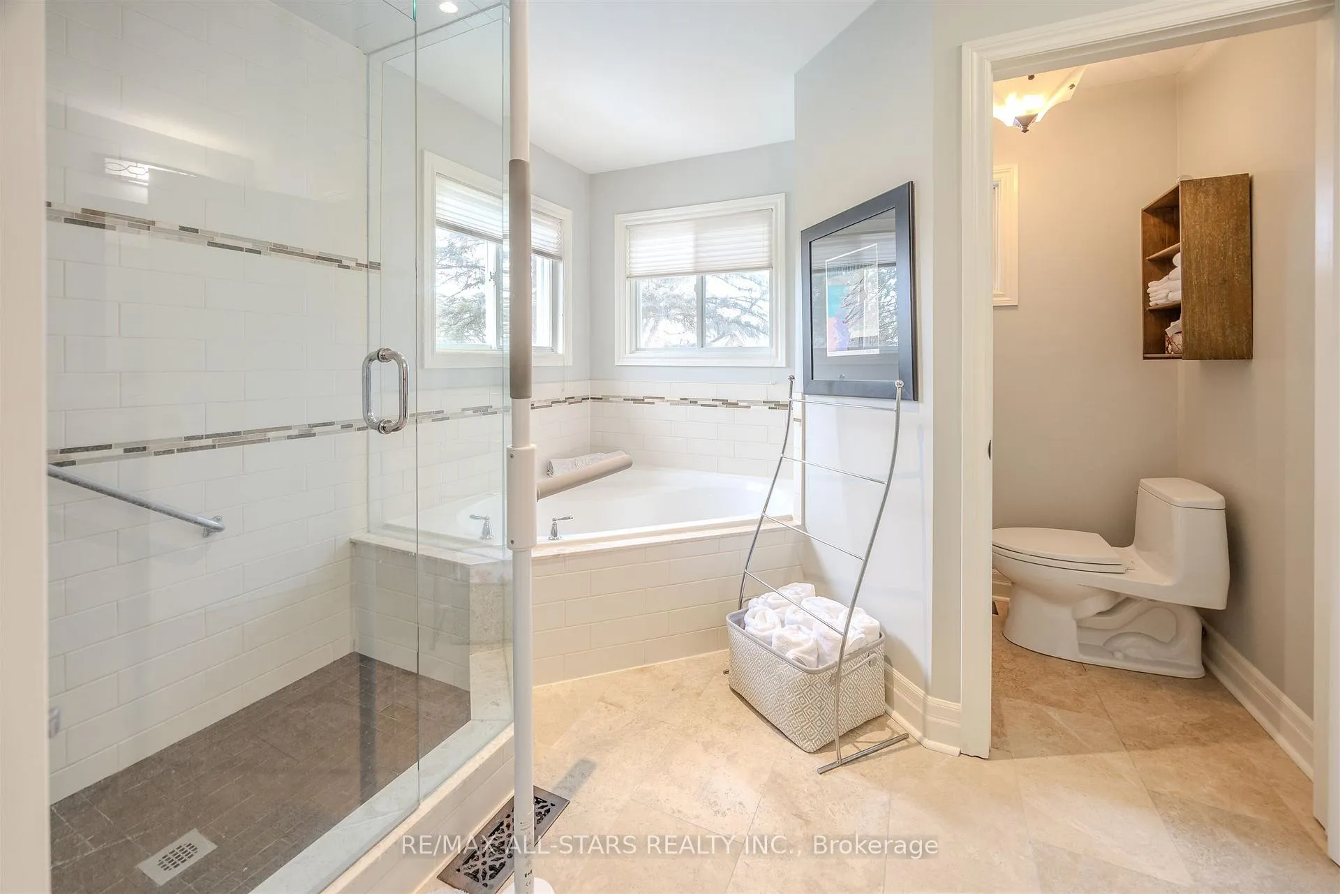 Photo 26 of 15 Glenn Gould Crescent, Uxbridge — HOMEH
