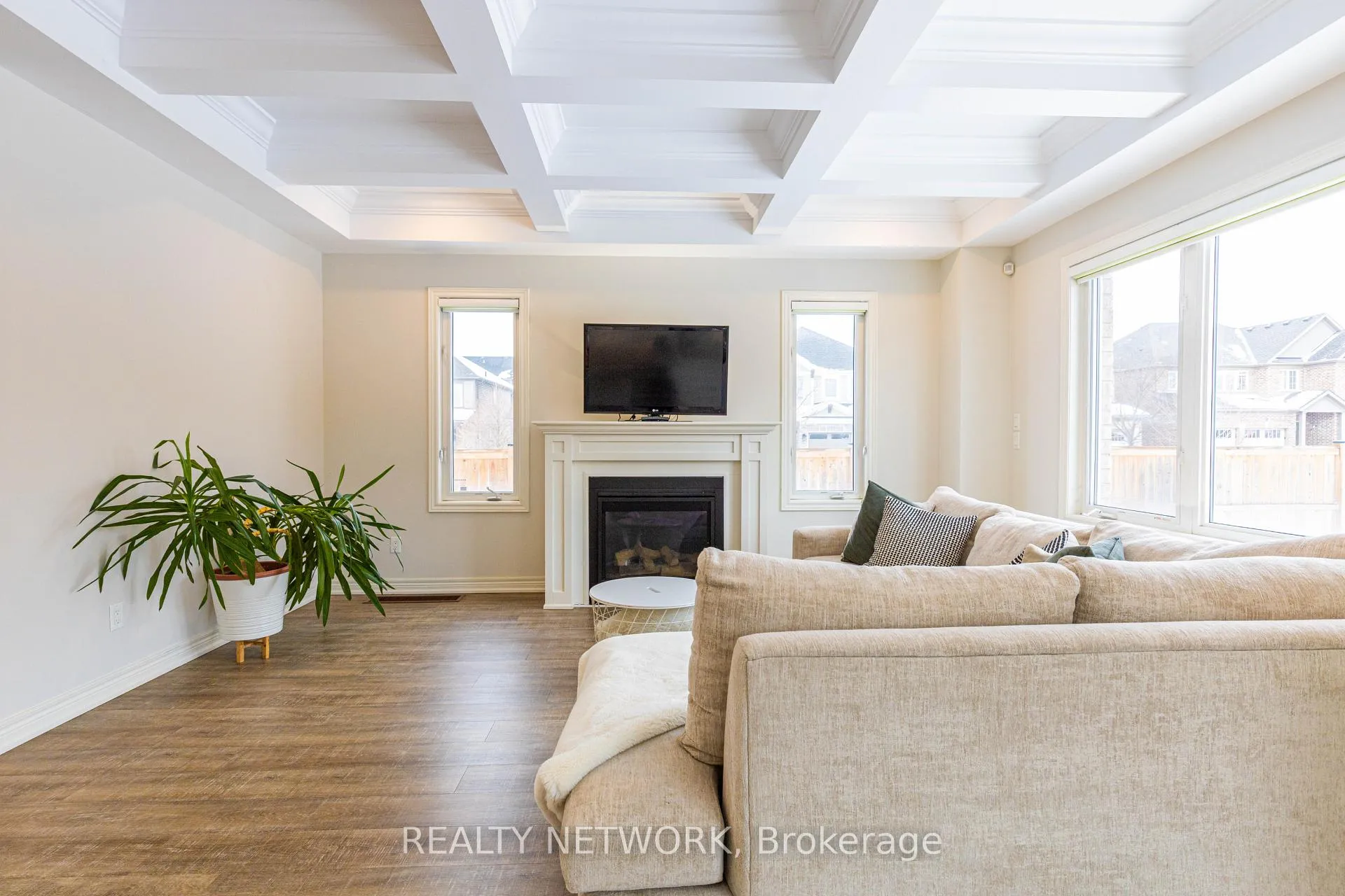 Photo 9 of 70 Spruce Crescent, Welland, Coyle Creek — HOMEH