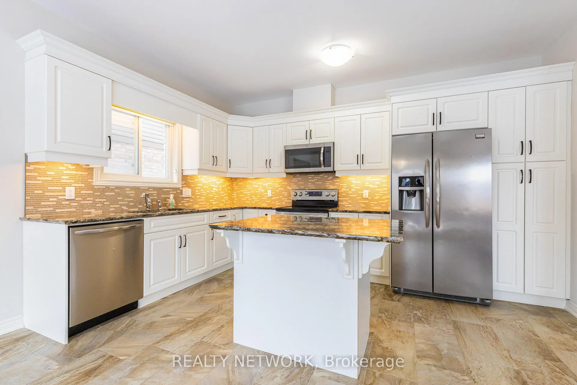 Photo 11 of 70 Spruce Crescent, Welland, Coyle Creek — HOMEH