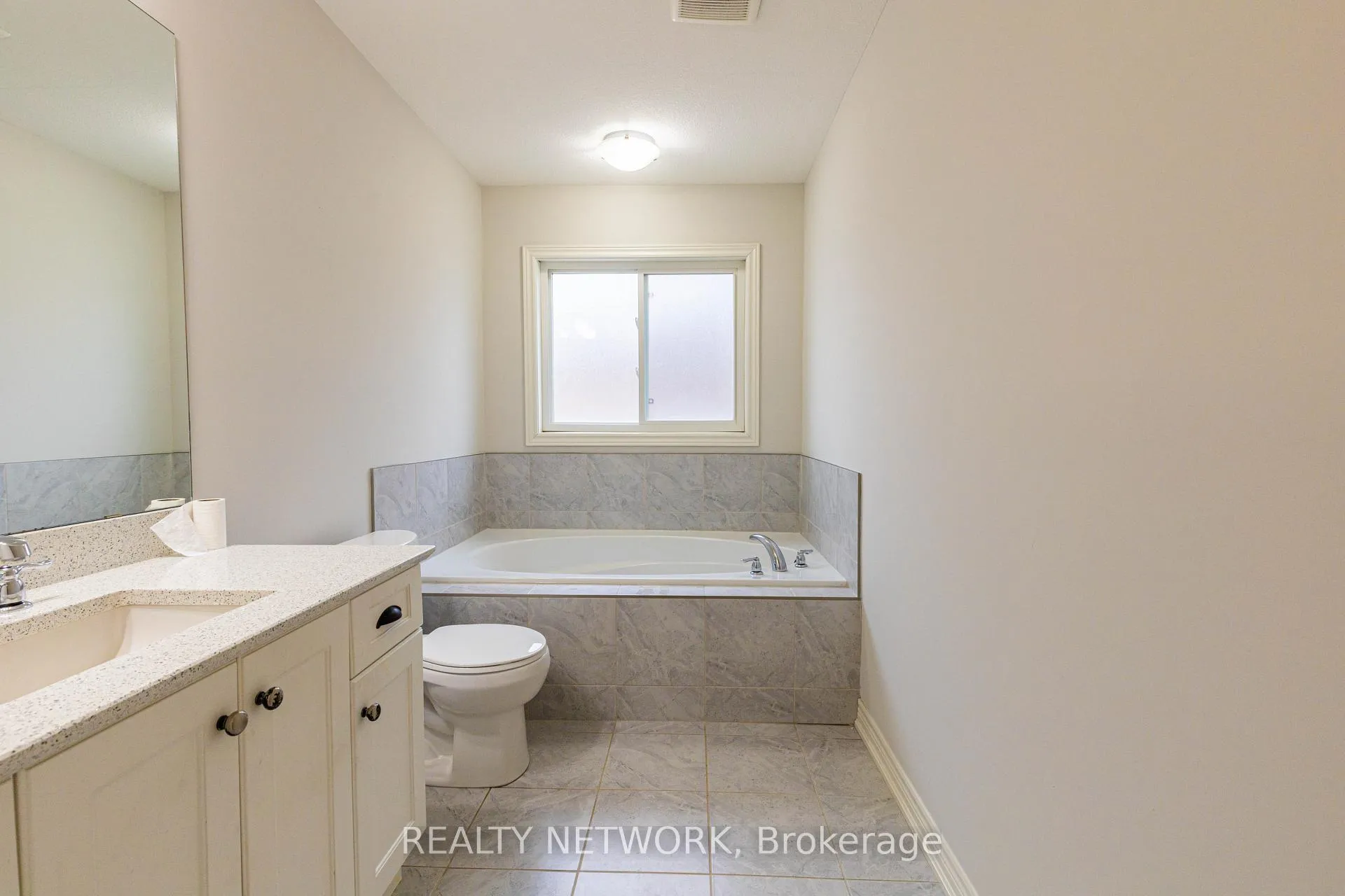 Photo 17 of 70 Spruce Crescent, Welland, Coyle Creek — HOMEH