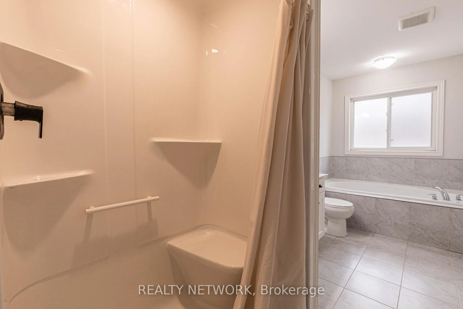 Photo 18 of 70 Spruce Crescent, Welland, Coyle Creek — HOMEH