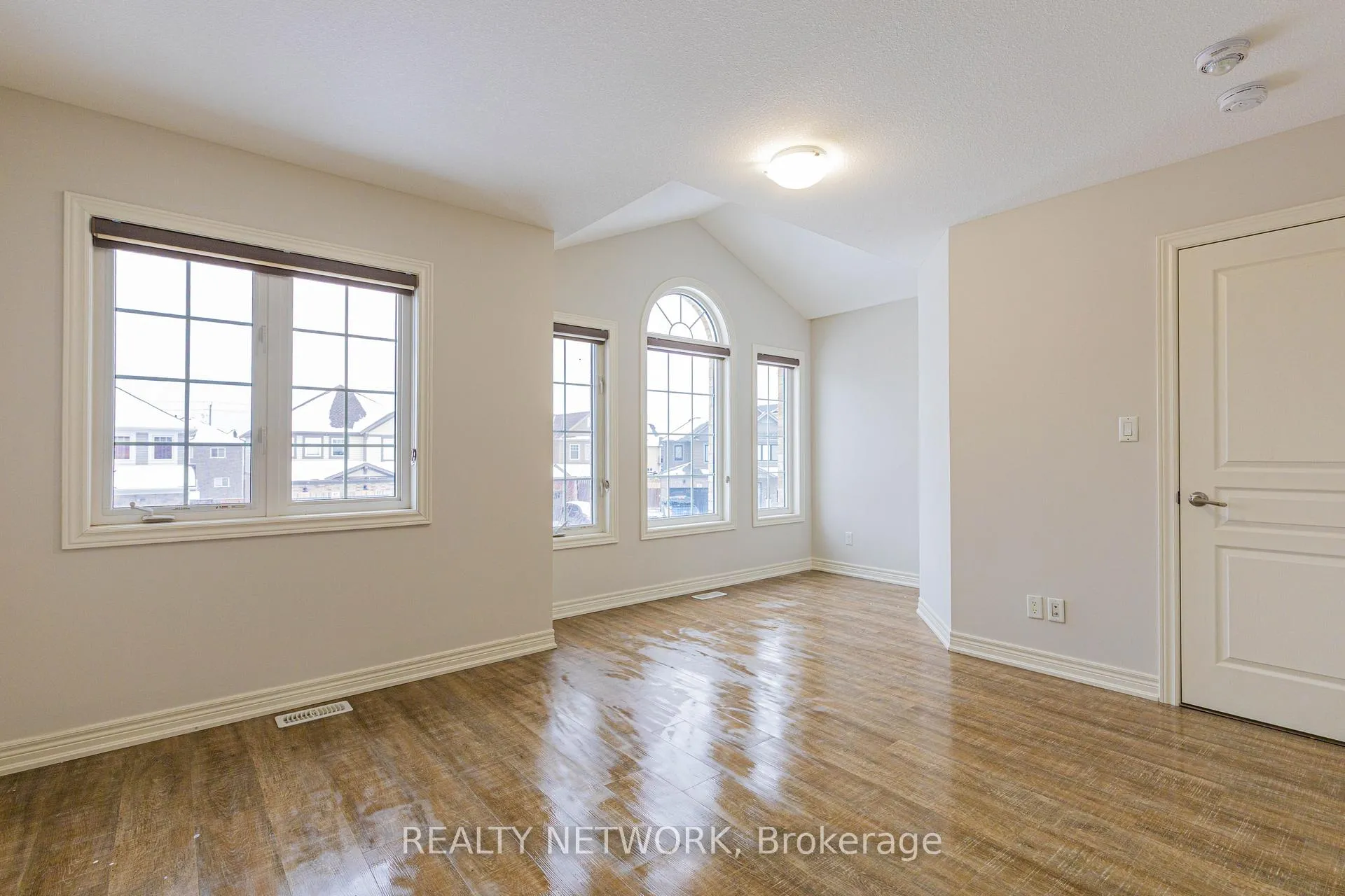 Photo 20 of 70 Spruce Crescent, Welland, Coyle Creek — HOMEH