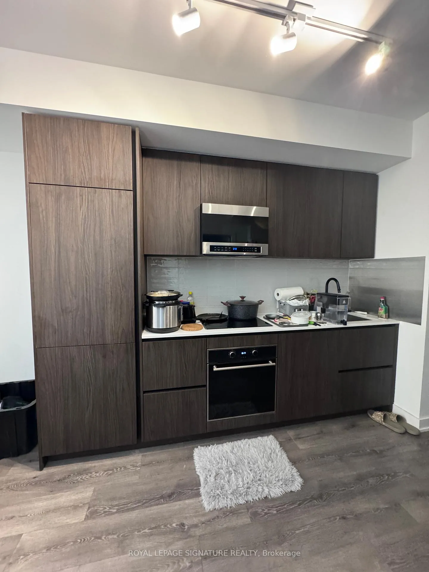 Photo 3 of Unit 1506, 127 Broadway Avenue, Toronto, Mount Pleasant West — HOMEH