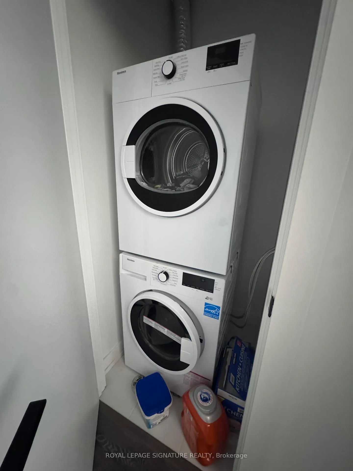 Photo 8 of Unit 1506, 127 Broadway Avenue, Toronto, Mount Pleasant West — HOMEH