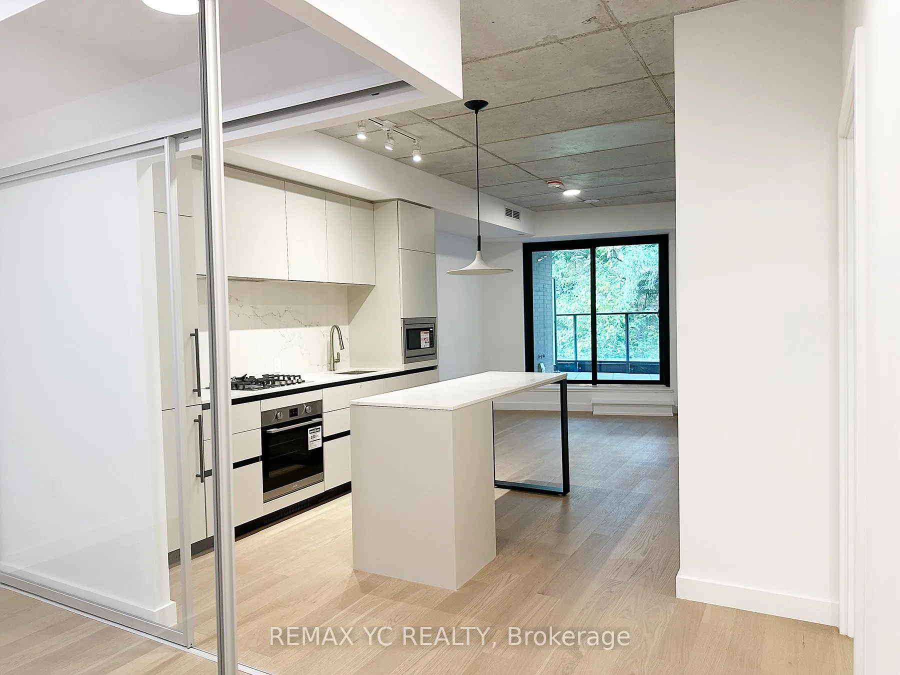 Photo 4 of Unit 214, 1720 Bayview Avenue, Toronto, Mount Pleasant East — HOMEH