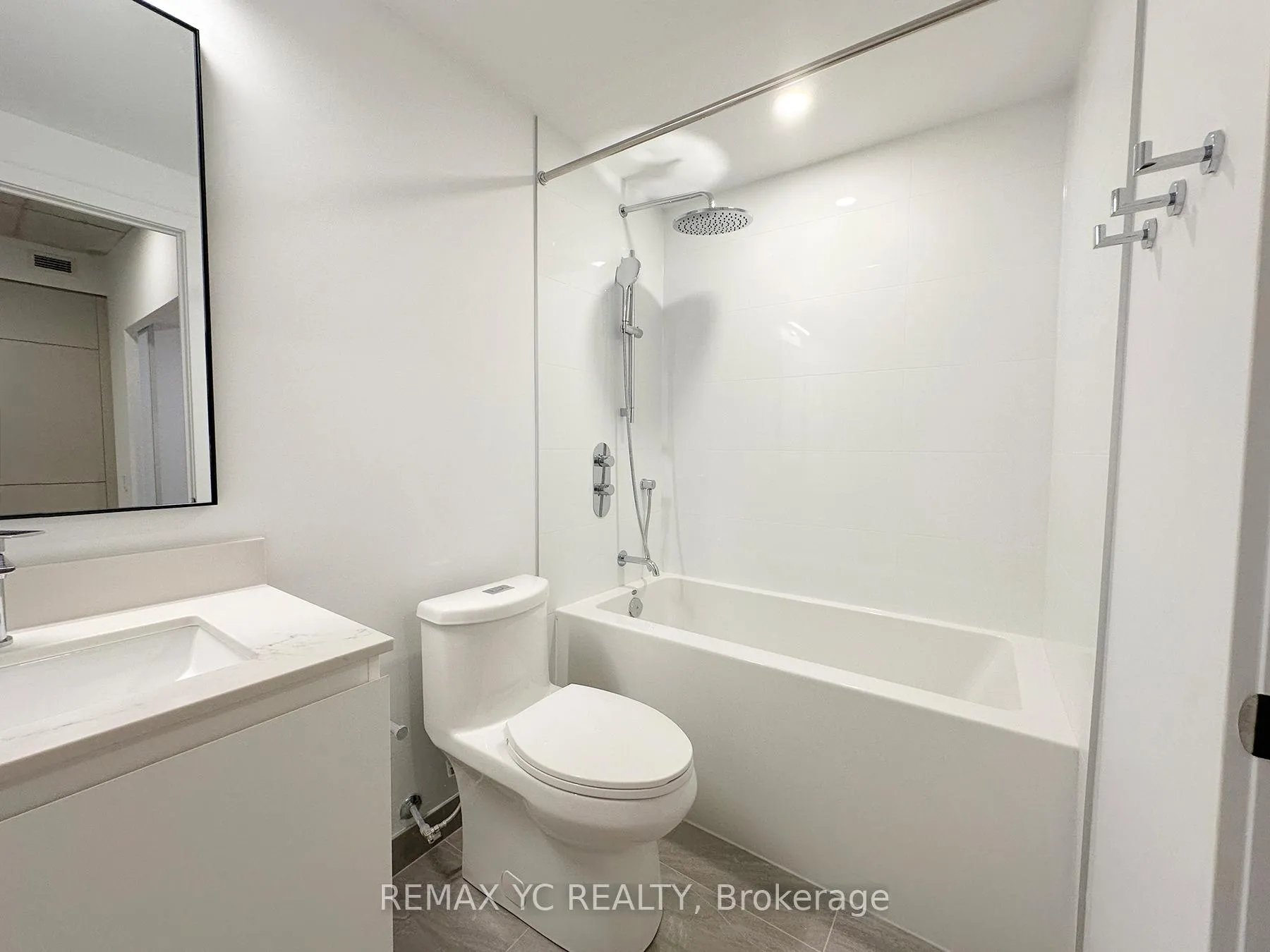 Photo 6 of Unit 214, 1720 Bayview Avenue, Toronto, Mount Pleasant East — HOMEH