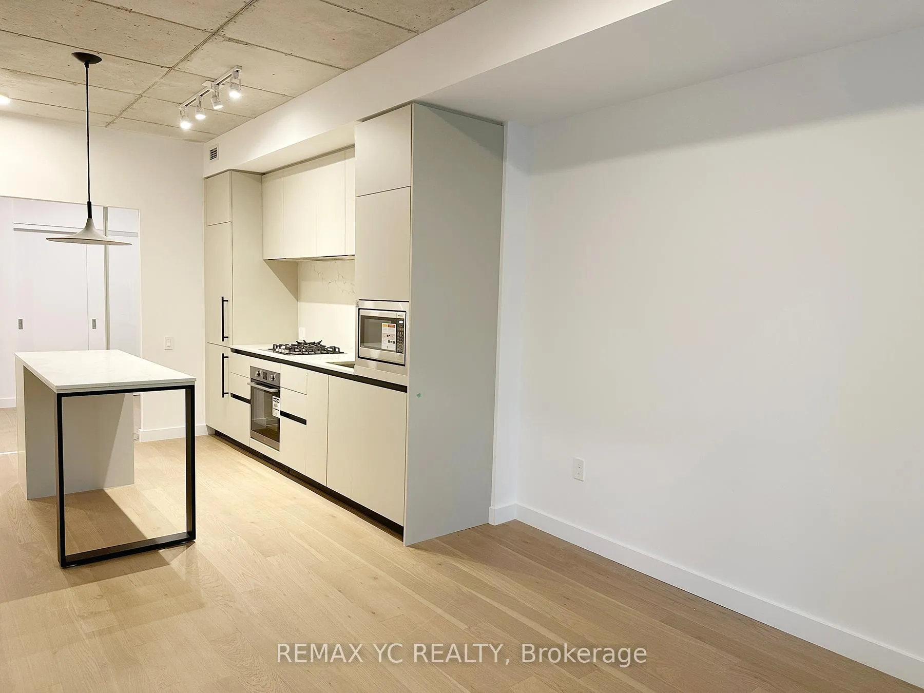 Photo 9 of Unit 214, 1720 Bayview Avenue, Toronto, Mount Pleasant East — HOMEH