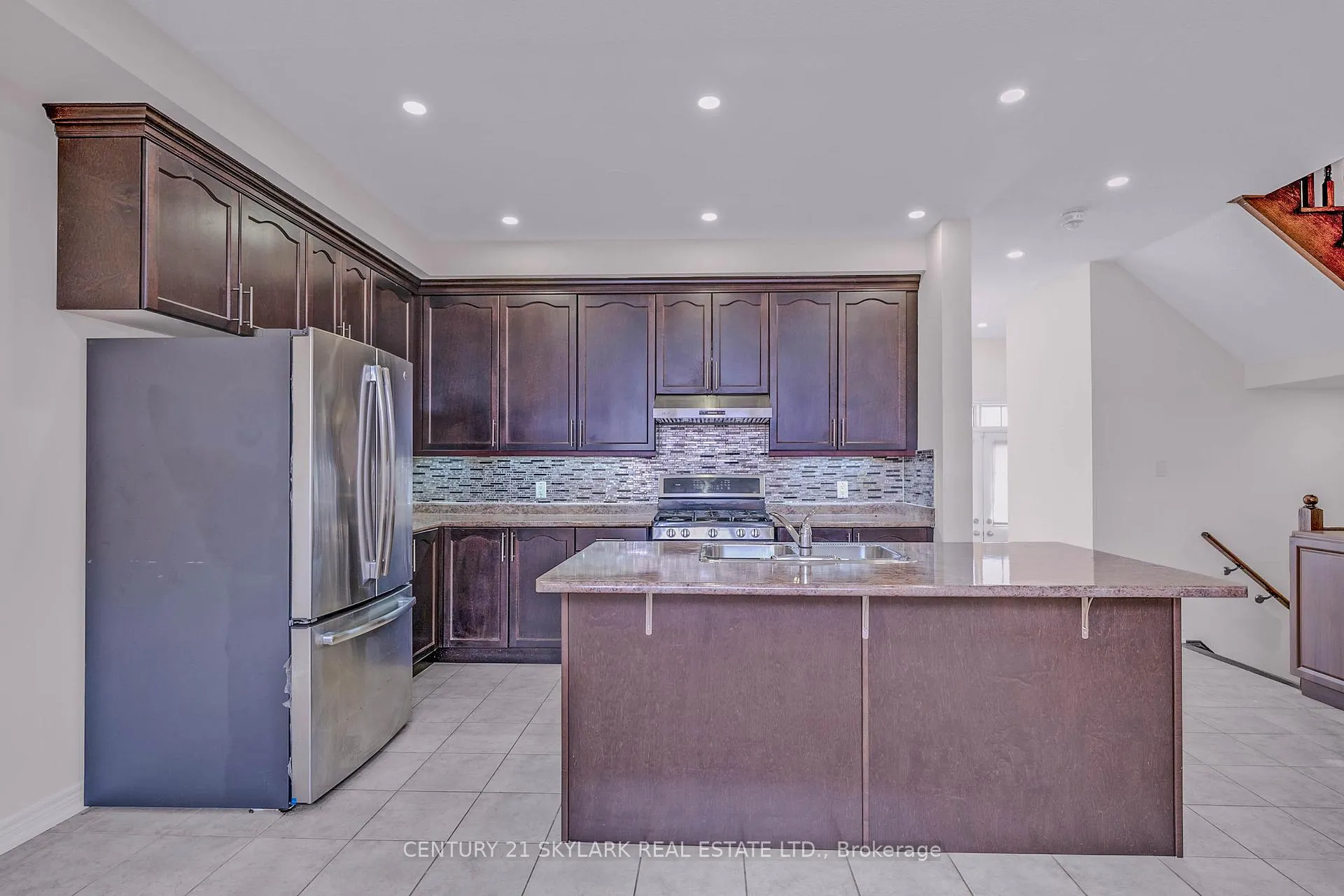 Photo 10 of 4 Primo Road, Brampton, Northwest Brampton — HOMEH