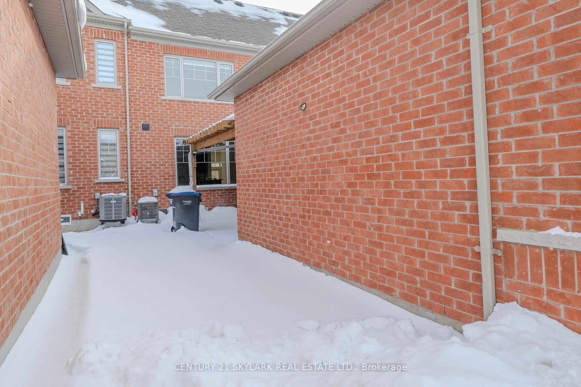Photo 31 of 4 Primo Road, Brampton, Northwest Brampton — HOMEH