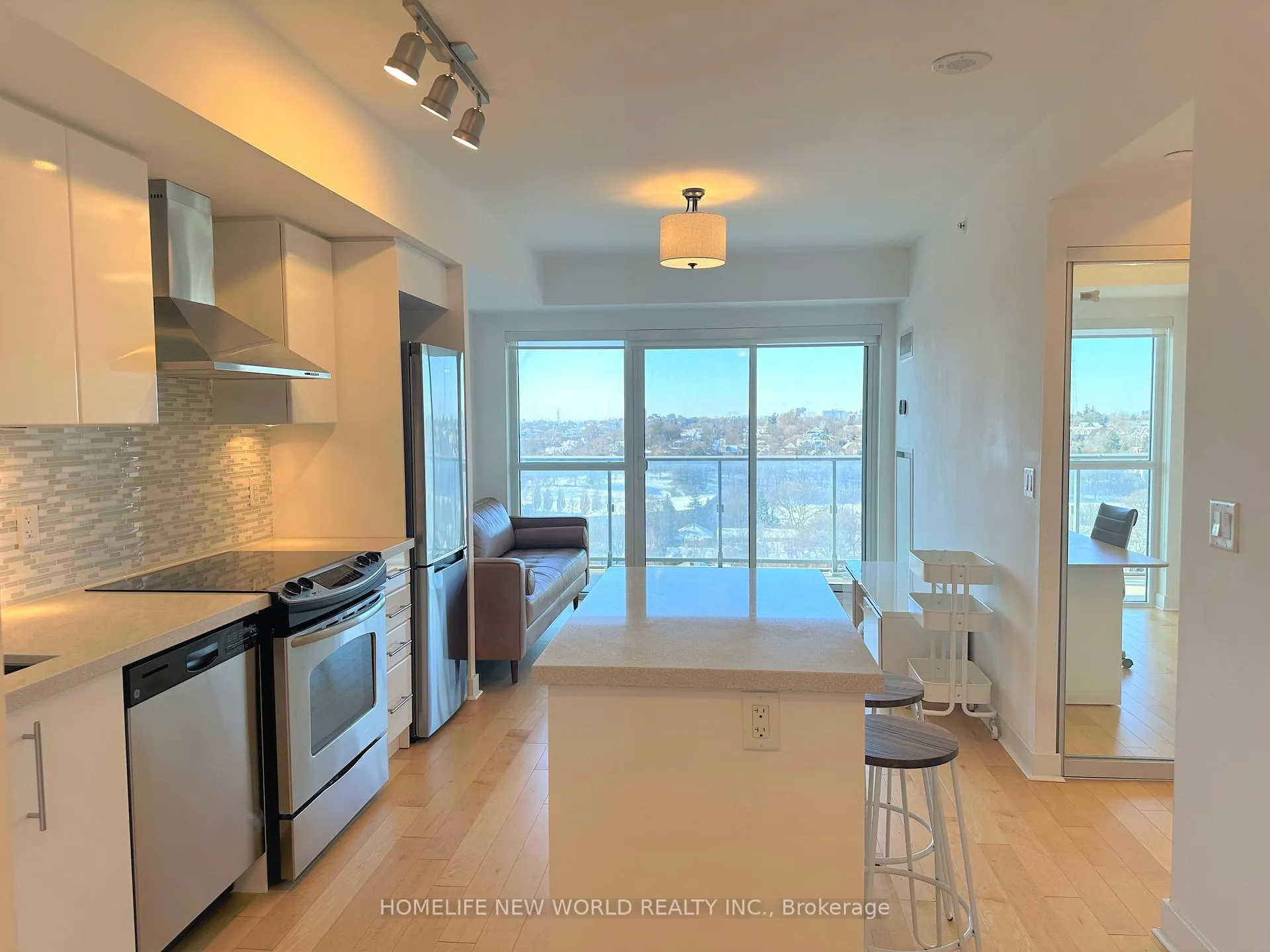 Front of Unit 1211, 58 Orchard View Boulevard