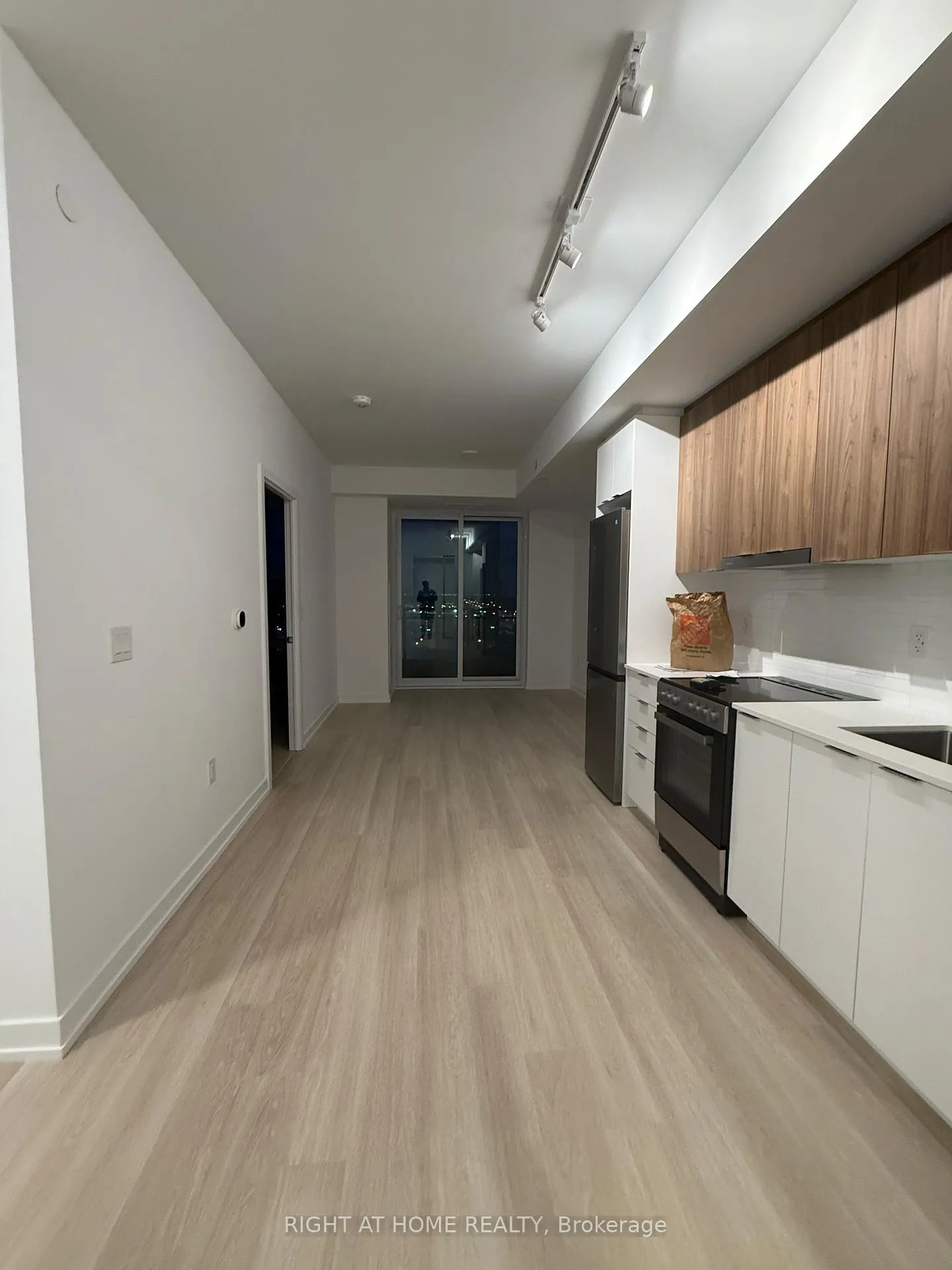 Photo 7 of Unit B909, 9751 Markham Road, Markham, Greensborough — HOMEH