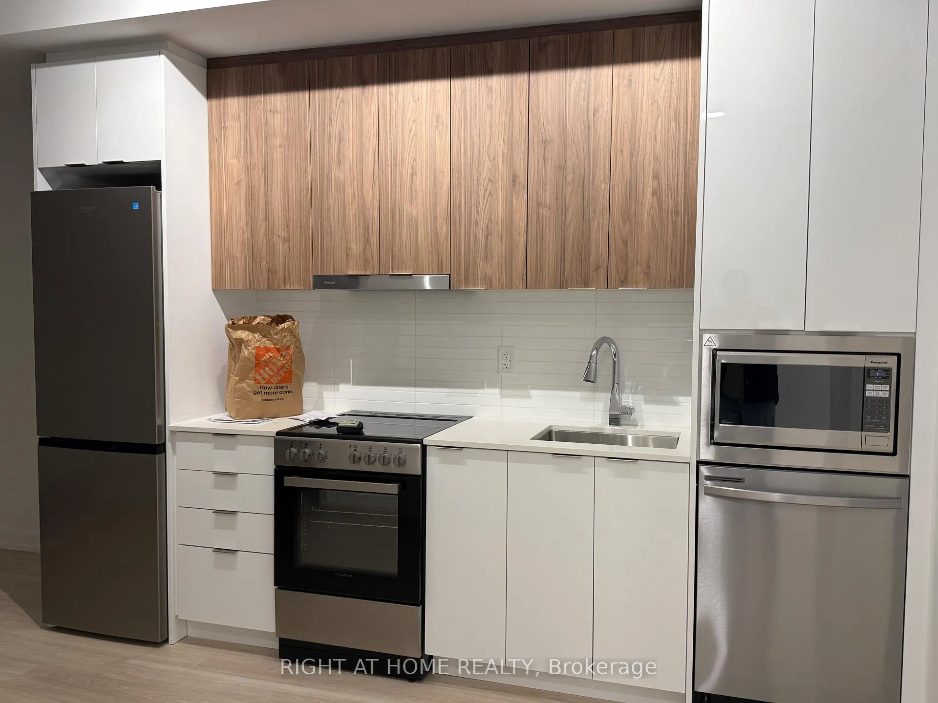Photo 11 of Unit B909, 9751 Markham Road, Markham, Greensborough — HOMEH