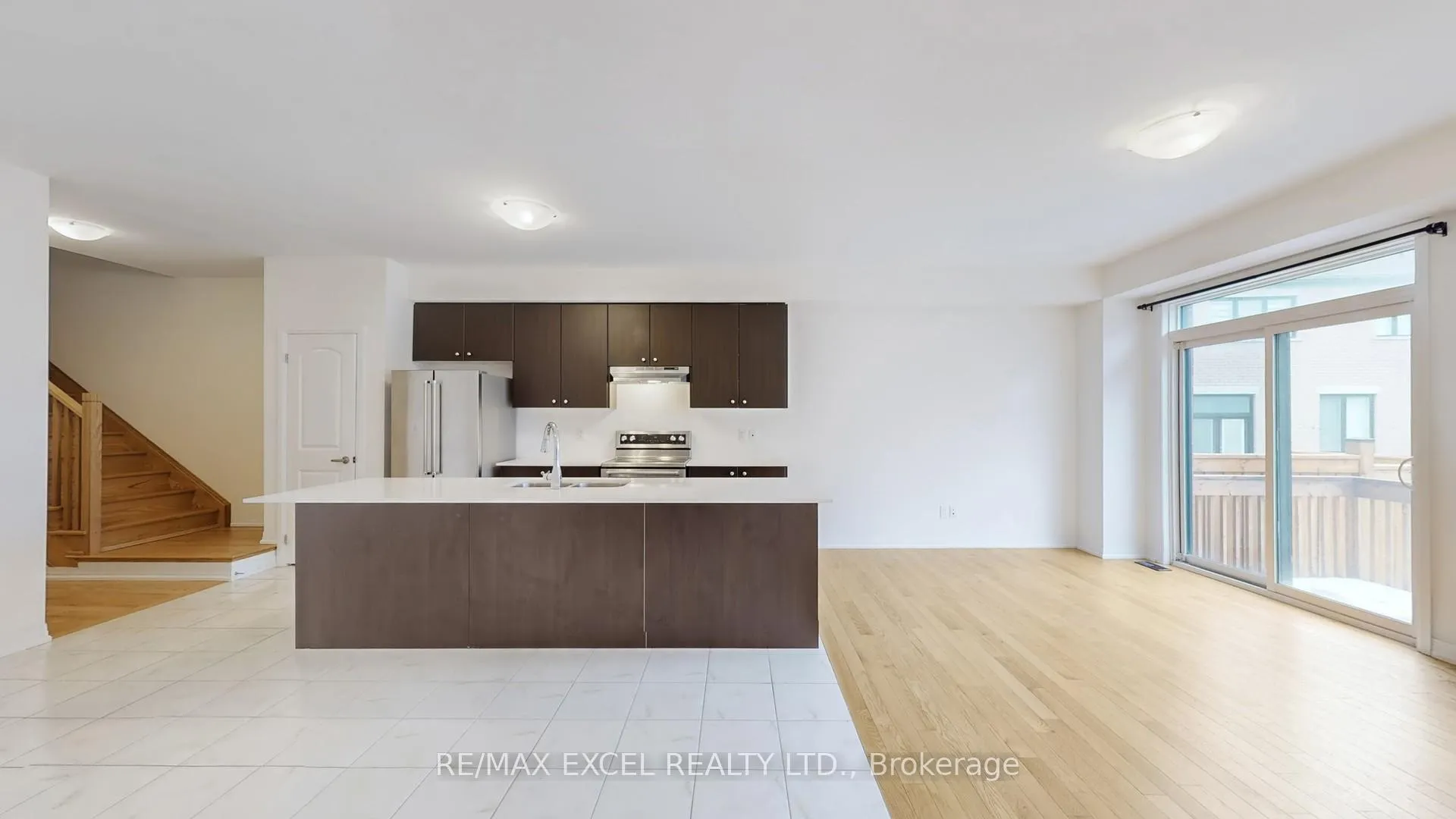 Photo 8 of 85 Robert Eaton Avenue, Markham, Middlefield — HOMEH