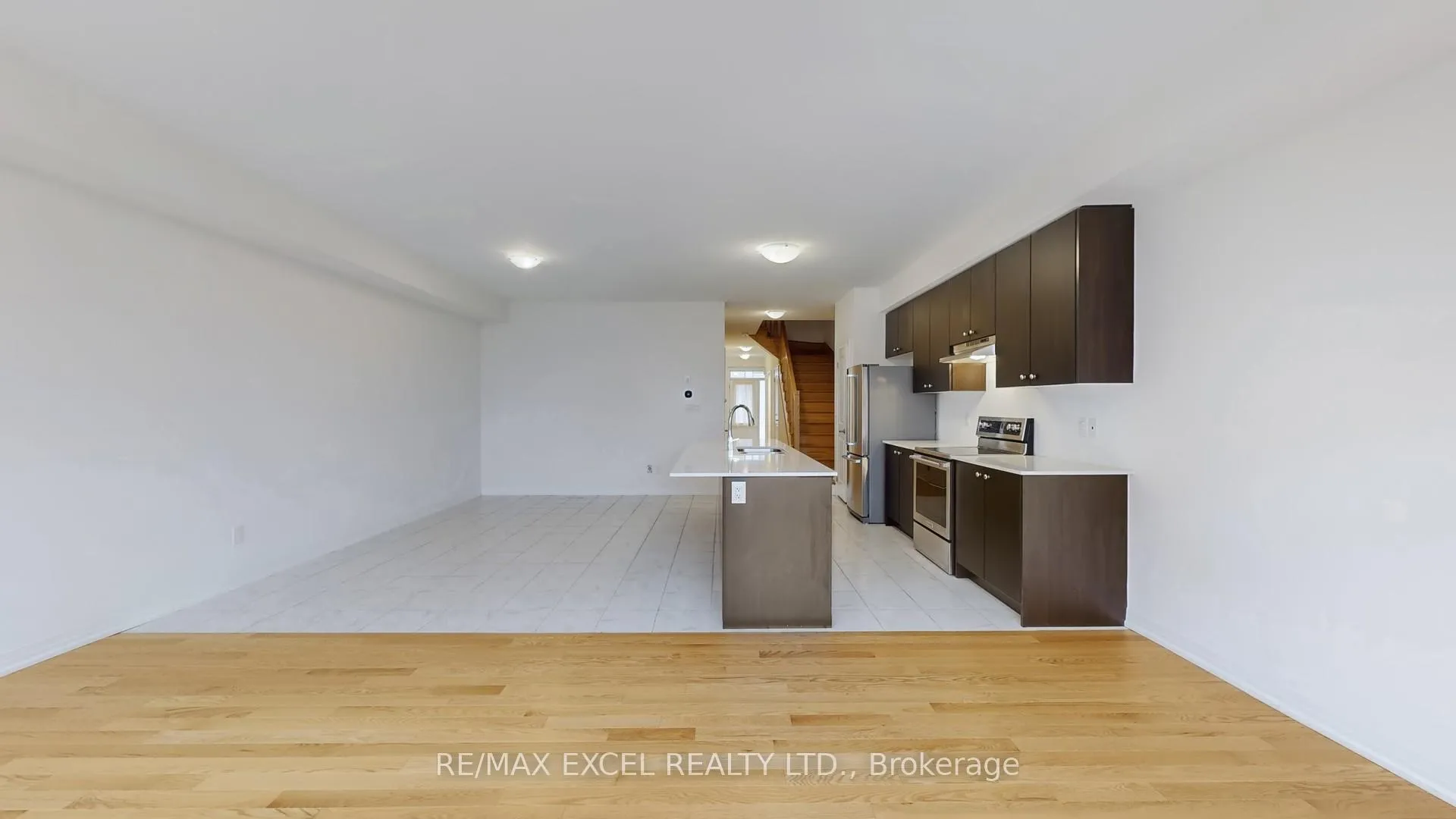 Photo 10 of 85 Robert Eaton Avenue, Markham, Middlefield — HOMEH