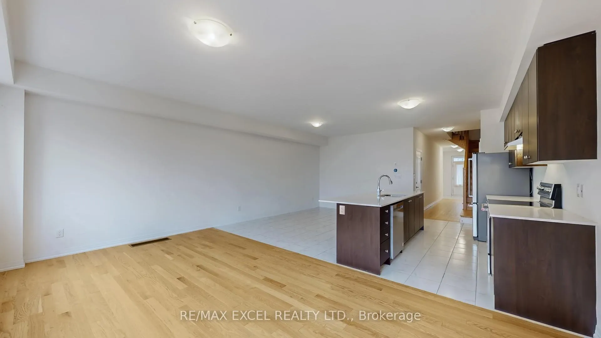 Photo 11 of 85 Robert Eaton Avenue, Markham, Middlefield — HOMEH