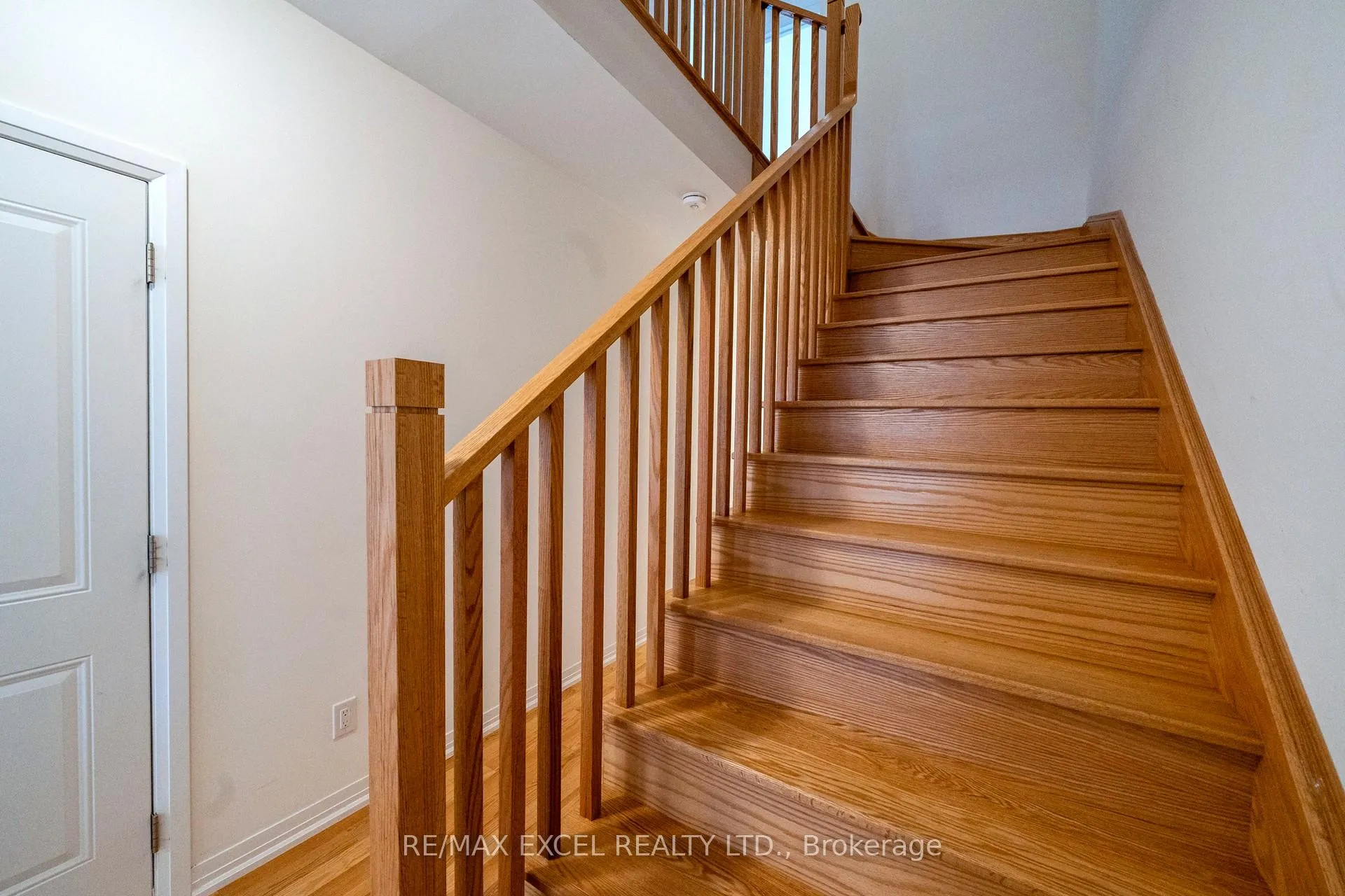 Photo 14 of 85 Robert Eaton Avenue, Markham, Middlefield — HOMEH