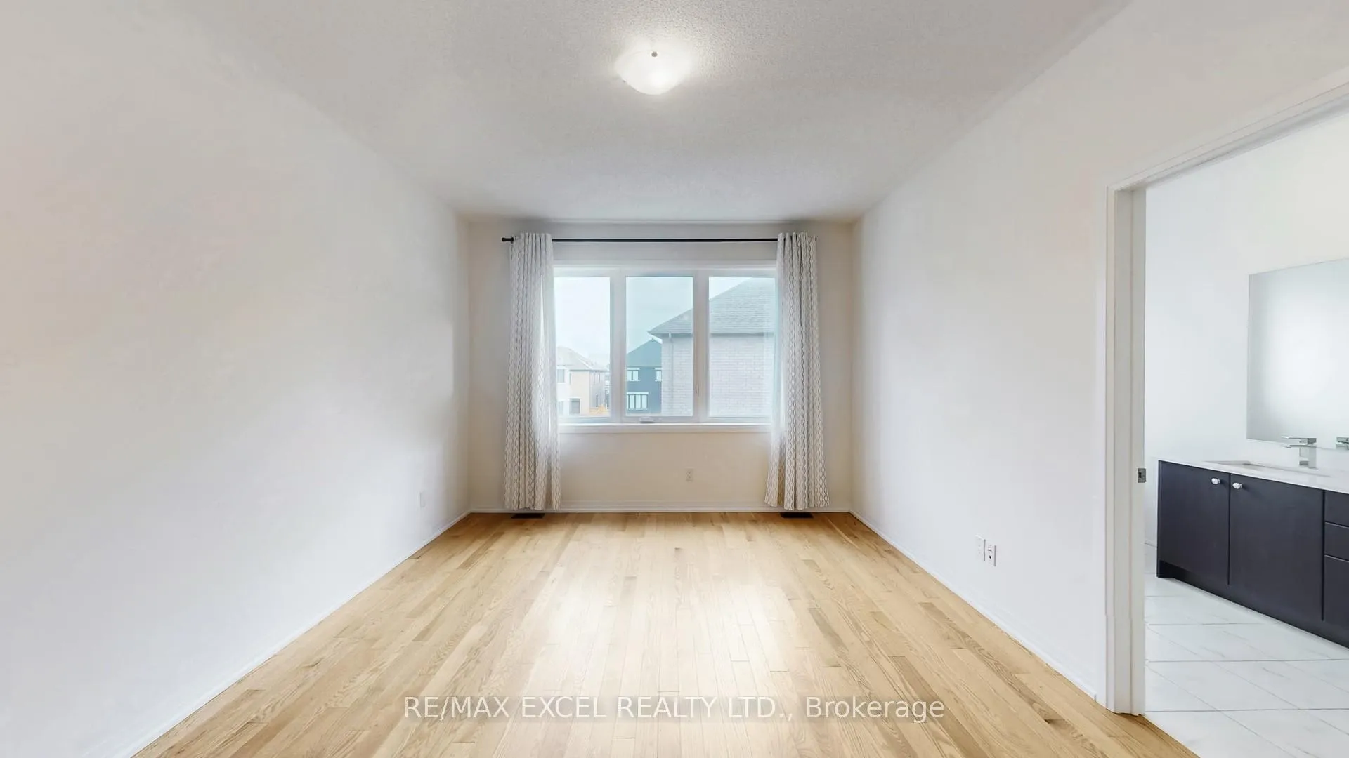 Photo 17 of 85 Robert Eaton Avenue, Markham, Middlefield — HOMEH