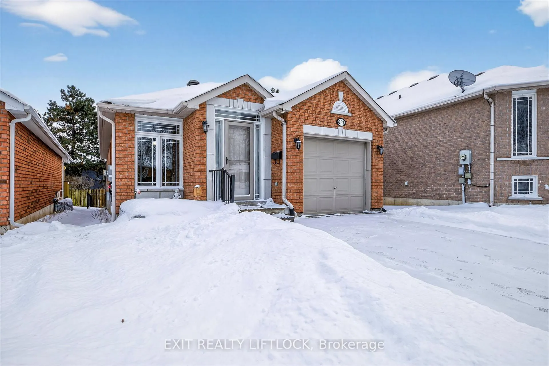 Photo 2 of 831 Wentworth Street, Peterborough, Otonabee Ward 1 — HOMEH