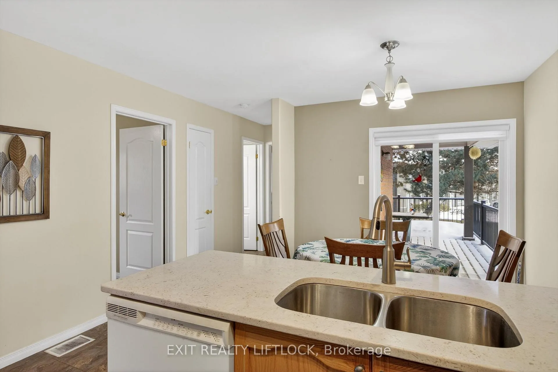 Photo 12 of 831 Wentworth Street, Peterborough, Otonabee Ward 1 — HOMEH