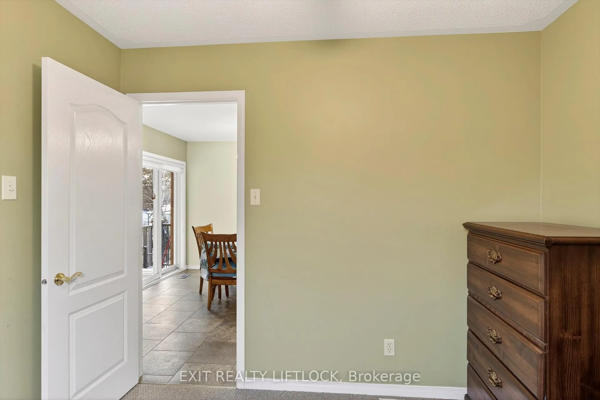 Photo 22 of 831 Wentworth Street, Peterborough, Otonabee Ward 1 — HOMEH
