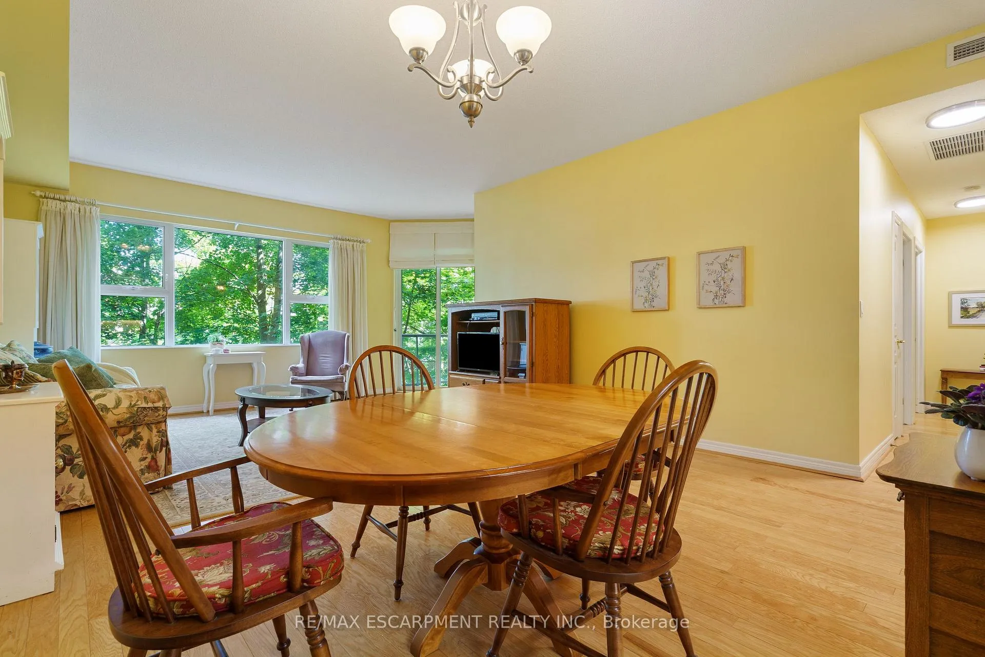 Photo 7 of Unit 102, 77 Governors Road, Hamilton, Dundas — HOMEH