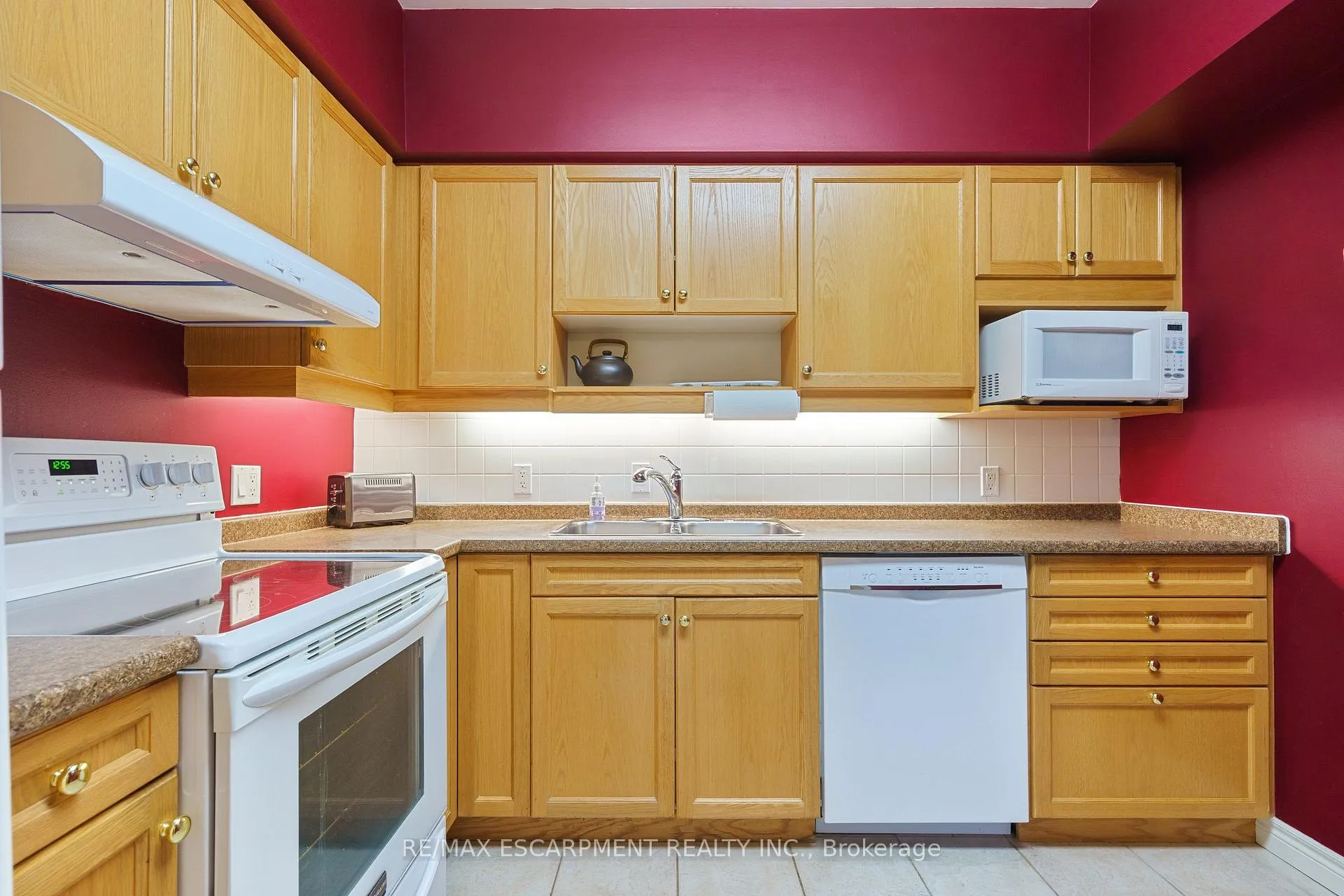 Photo 19 of Unit 102, 77 Governors Road, Hamilton, Dundas — HOMEH