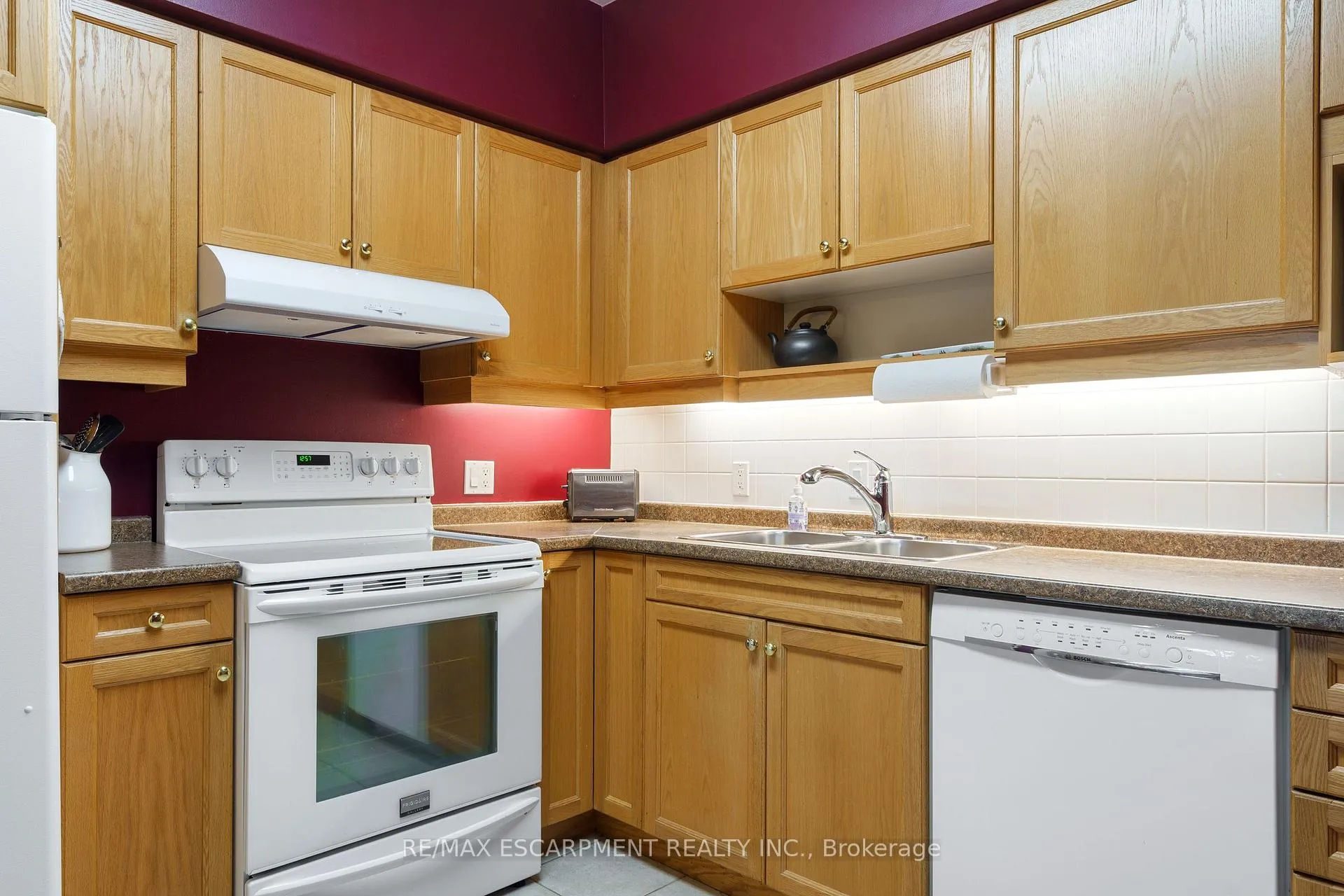 Photo 20 of Unit 102, 77 Governors Road, Hamilton, Dundas — HOMEH