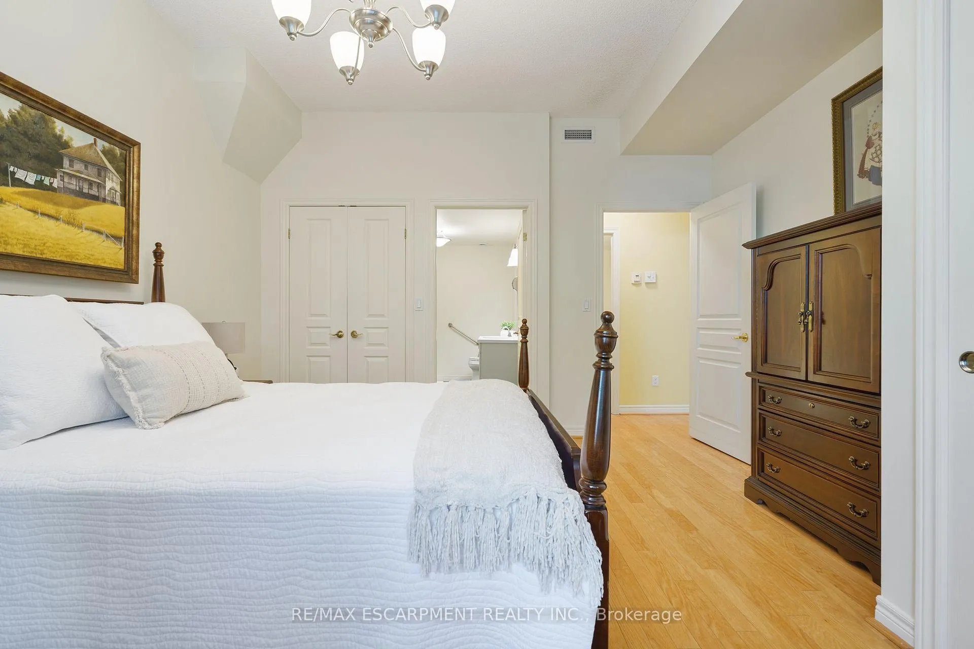 Photo 26 of Unit 102, 77 Governors Road, Hamilton, Dundas — HOMEH